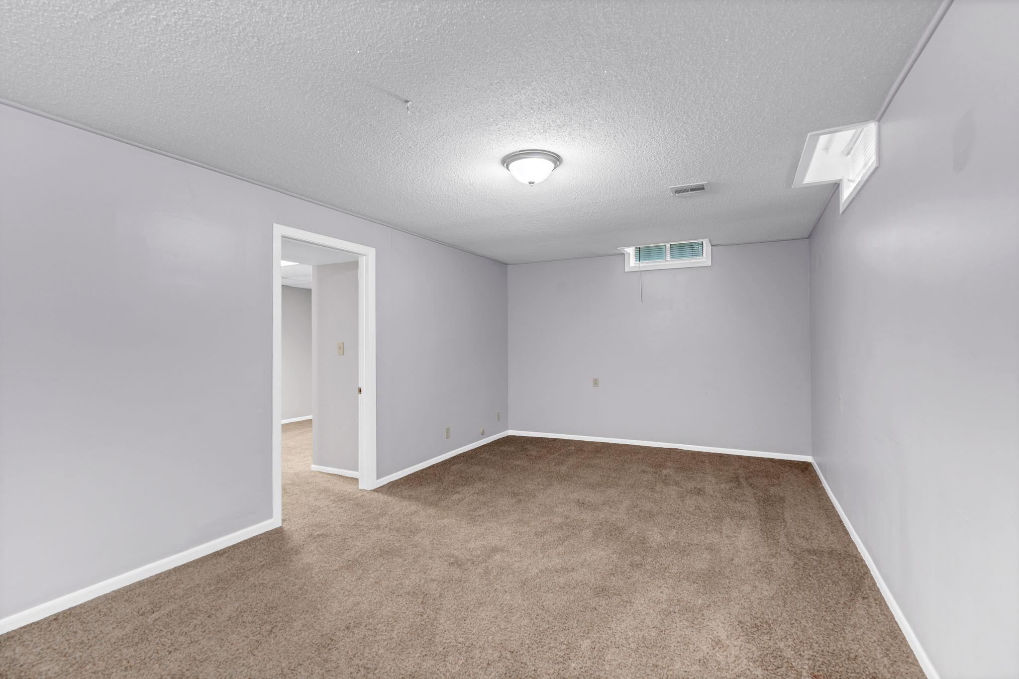 1306 N Brookfield Ln Property Photo 21