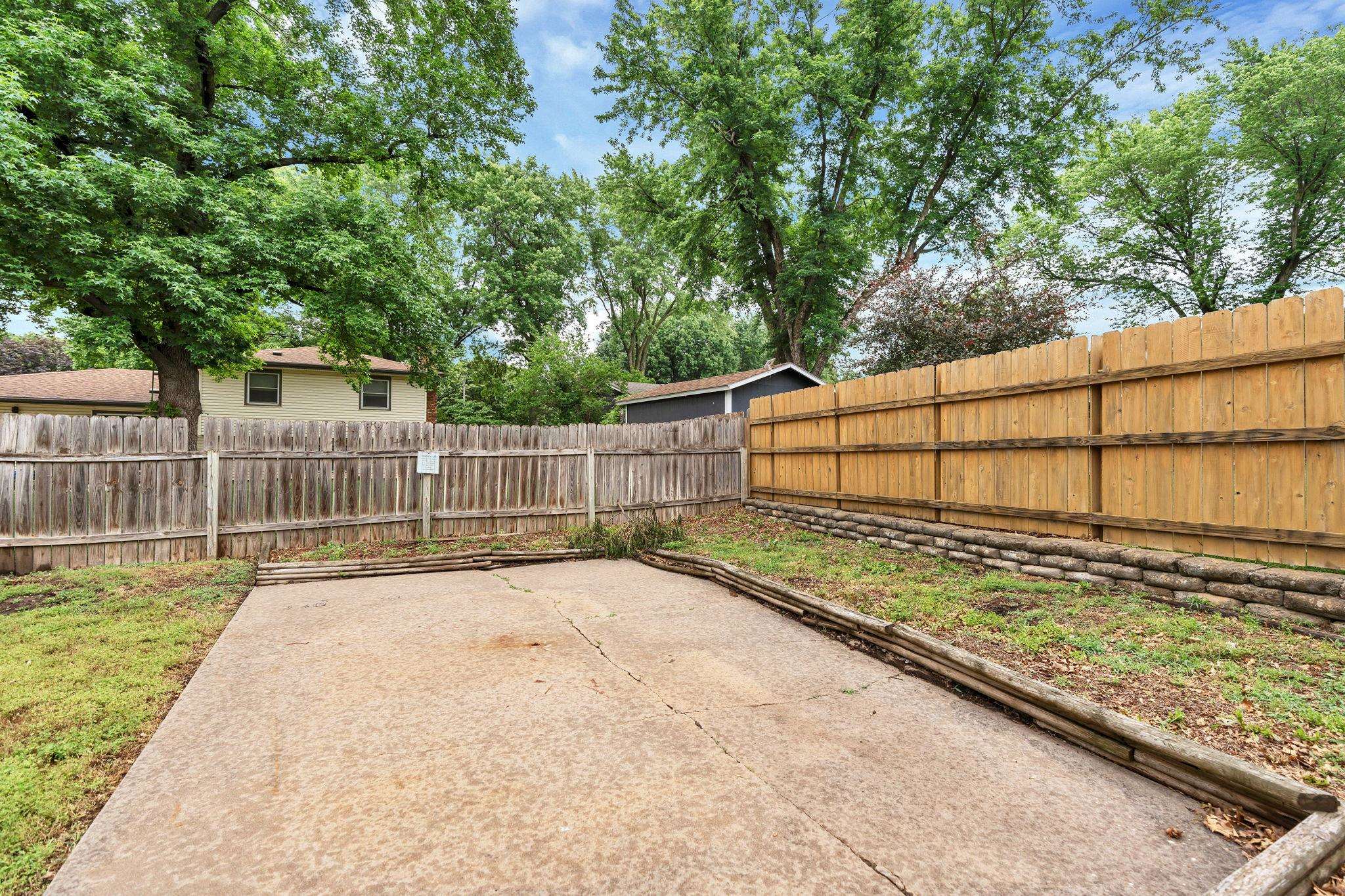 1306 N Brookfield Ln Property Photo 26