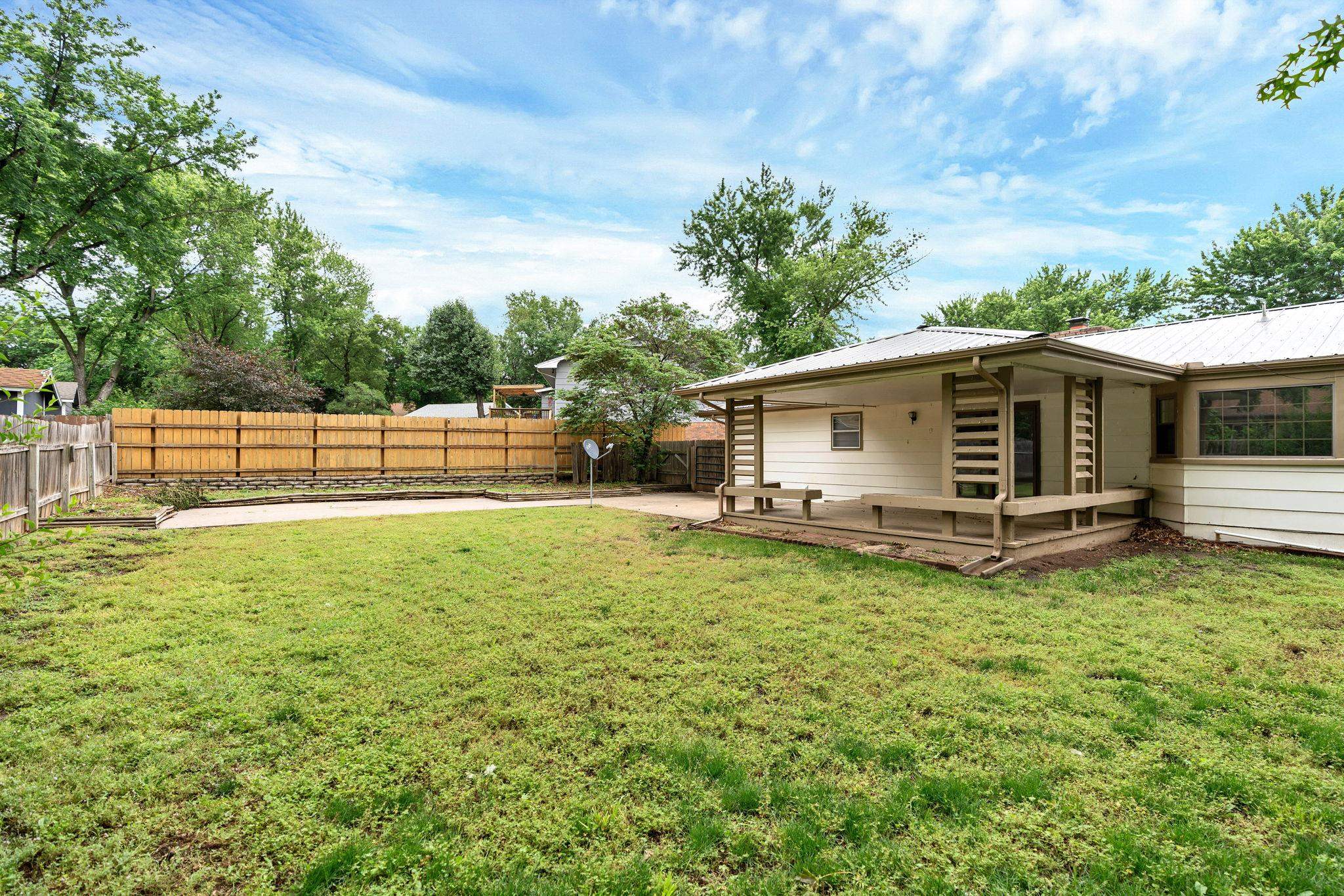 1306 N Brookfield Ln Property Photo 29
