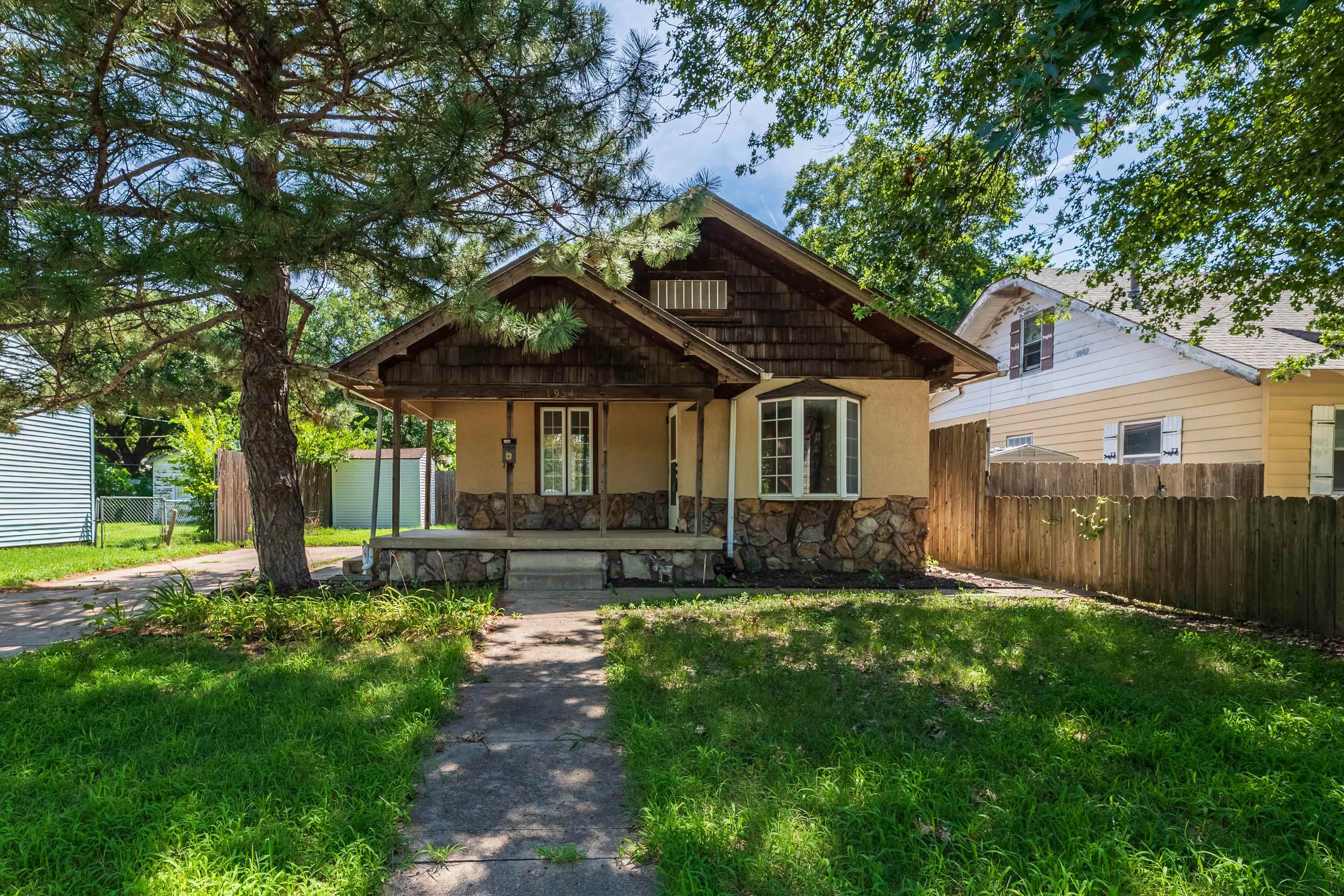 1954 S Main Property Photo 1