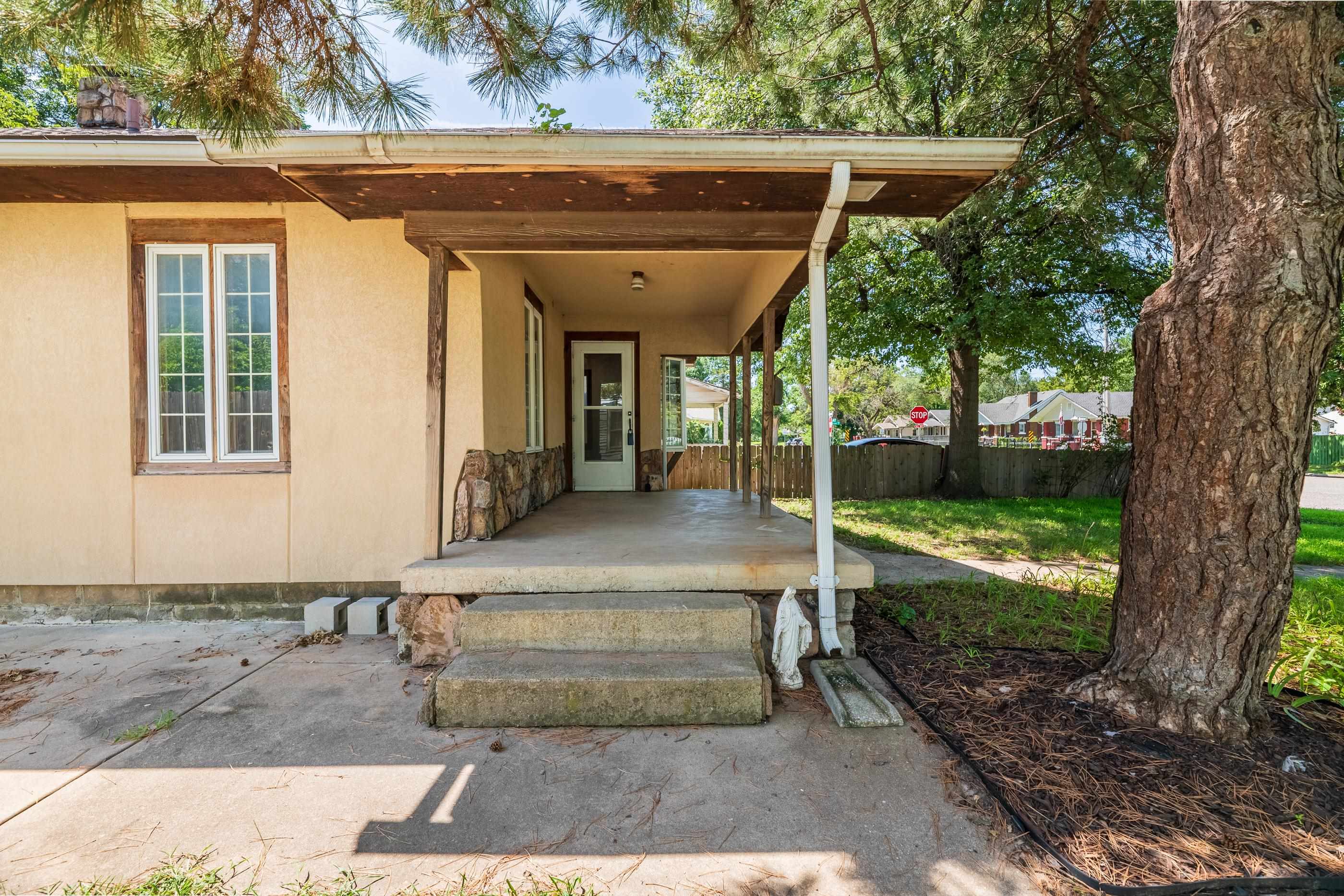 1954 S Main Property Photo 3