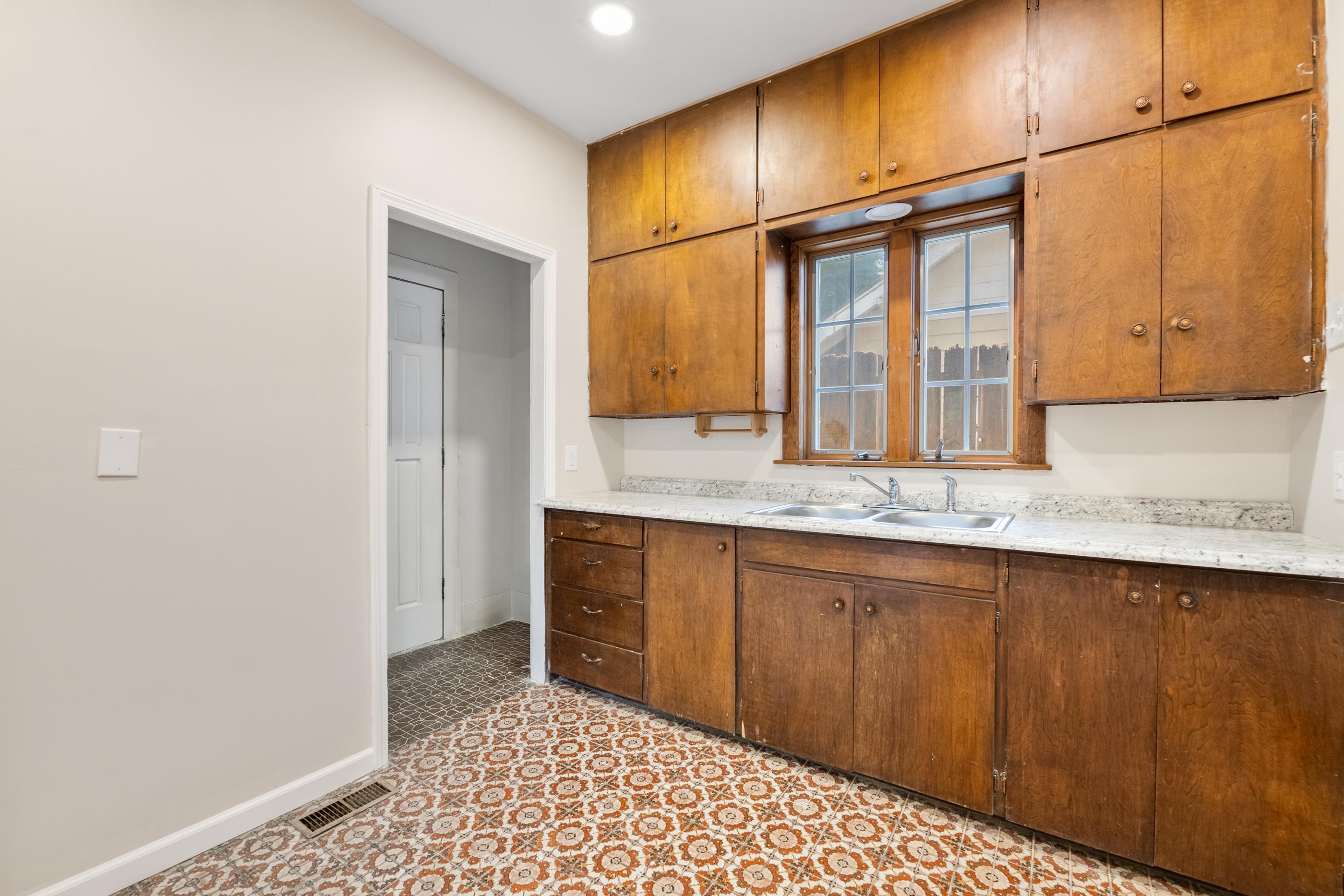 1954 S Main Property Photo 13