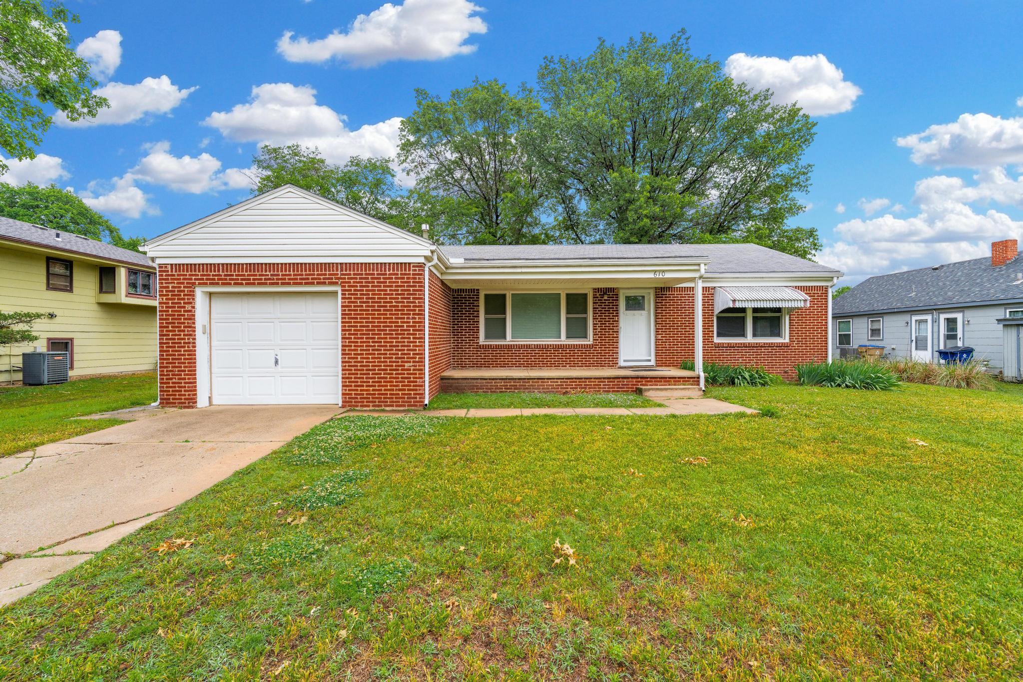 610 N Sedgwick Property Photo 1