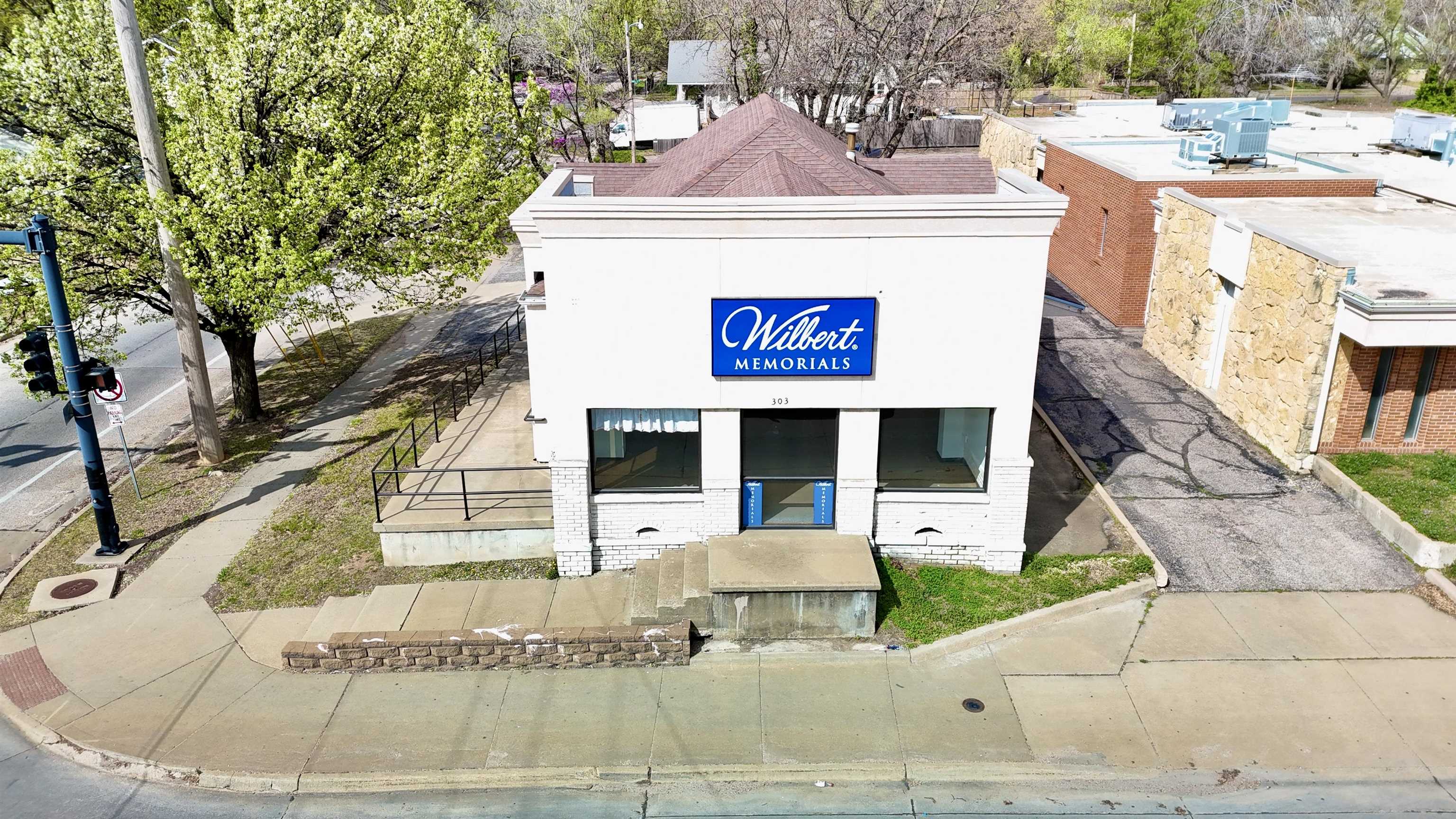 303 N Hillside Property Photo