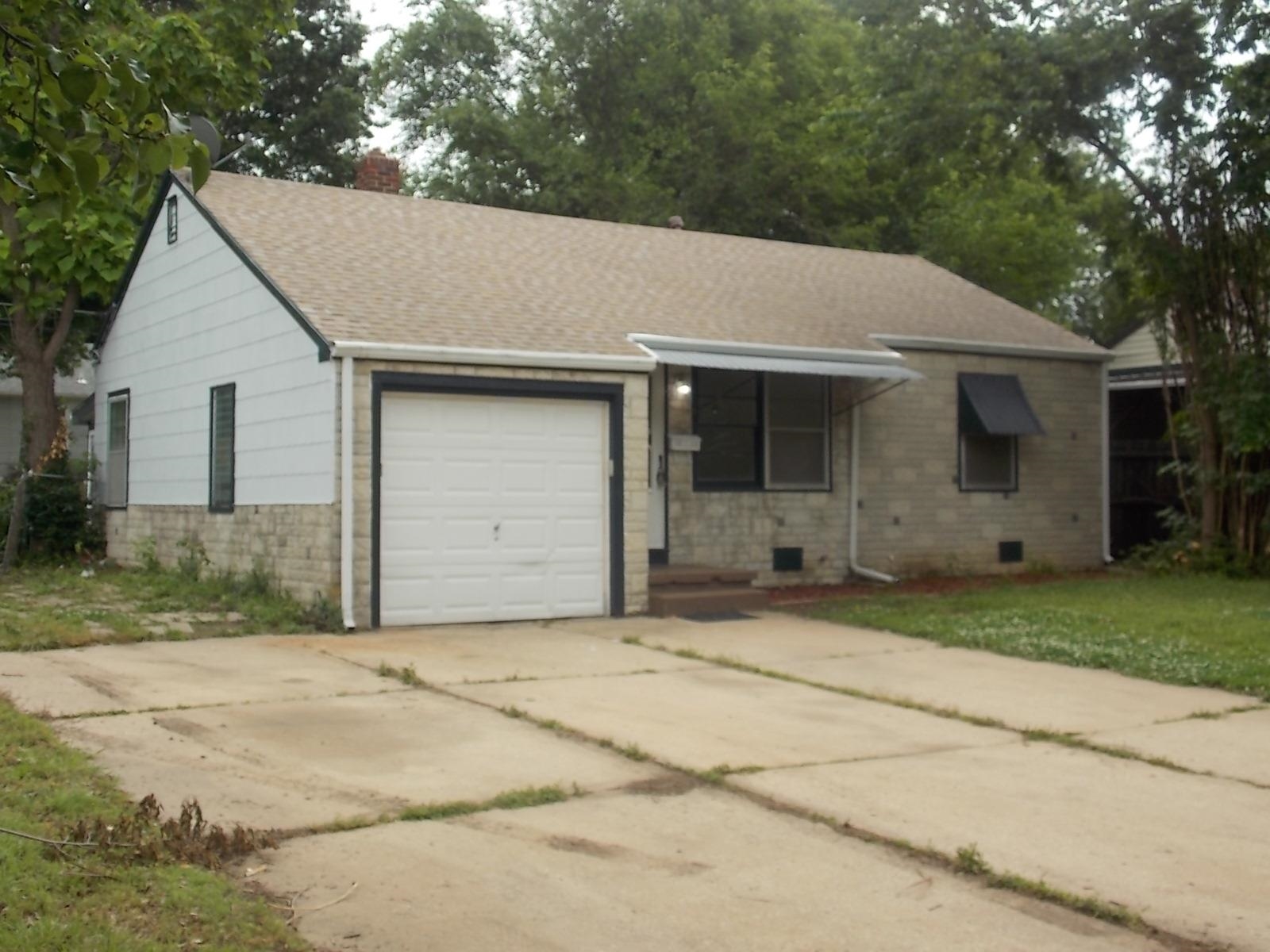 1932 S Ridgewood Dr. Property Photo 1