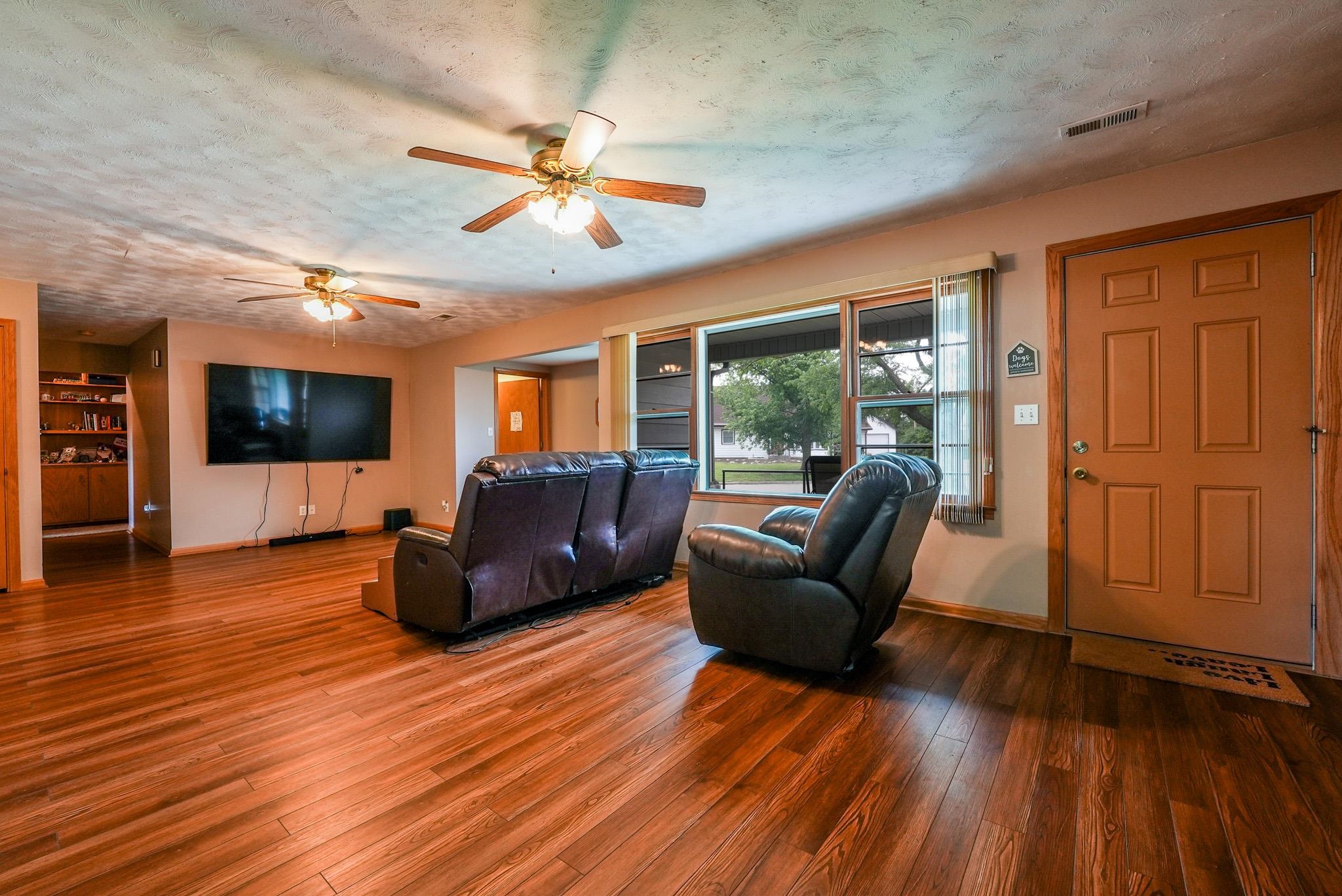 822 Fredrick Property Photo 3