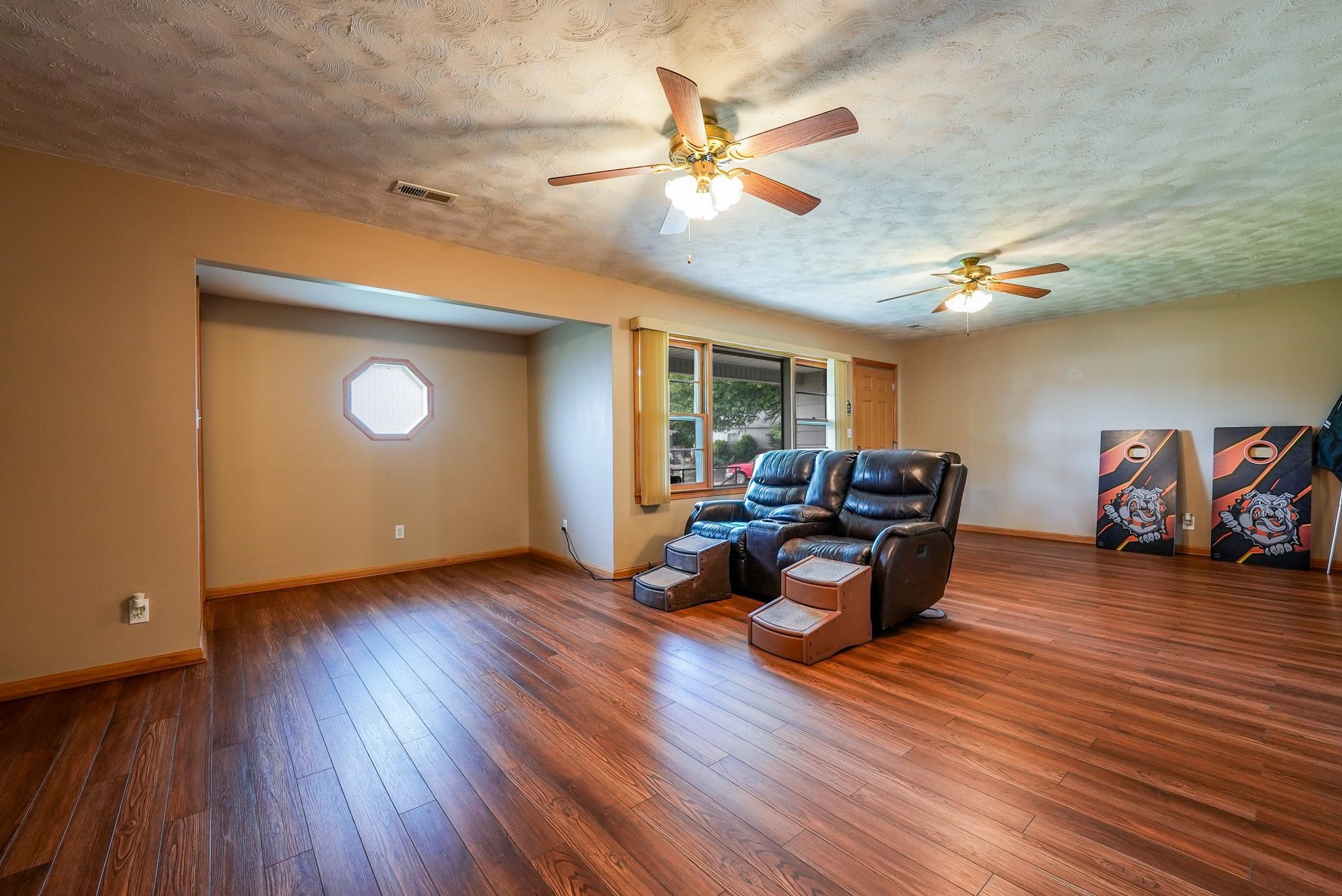 822 Fredrick Property Photo 4
