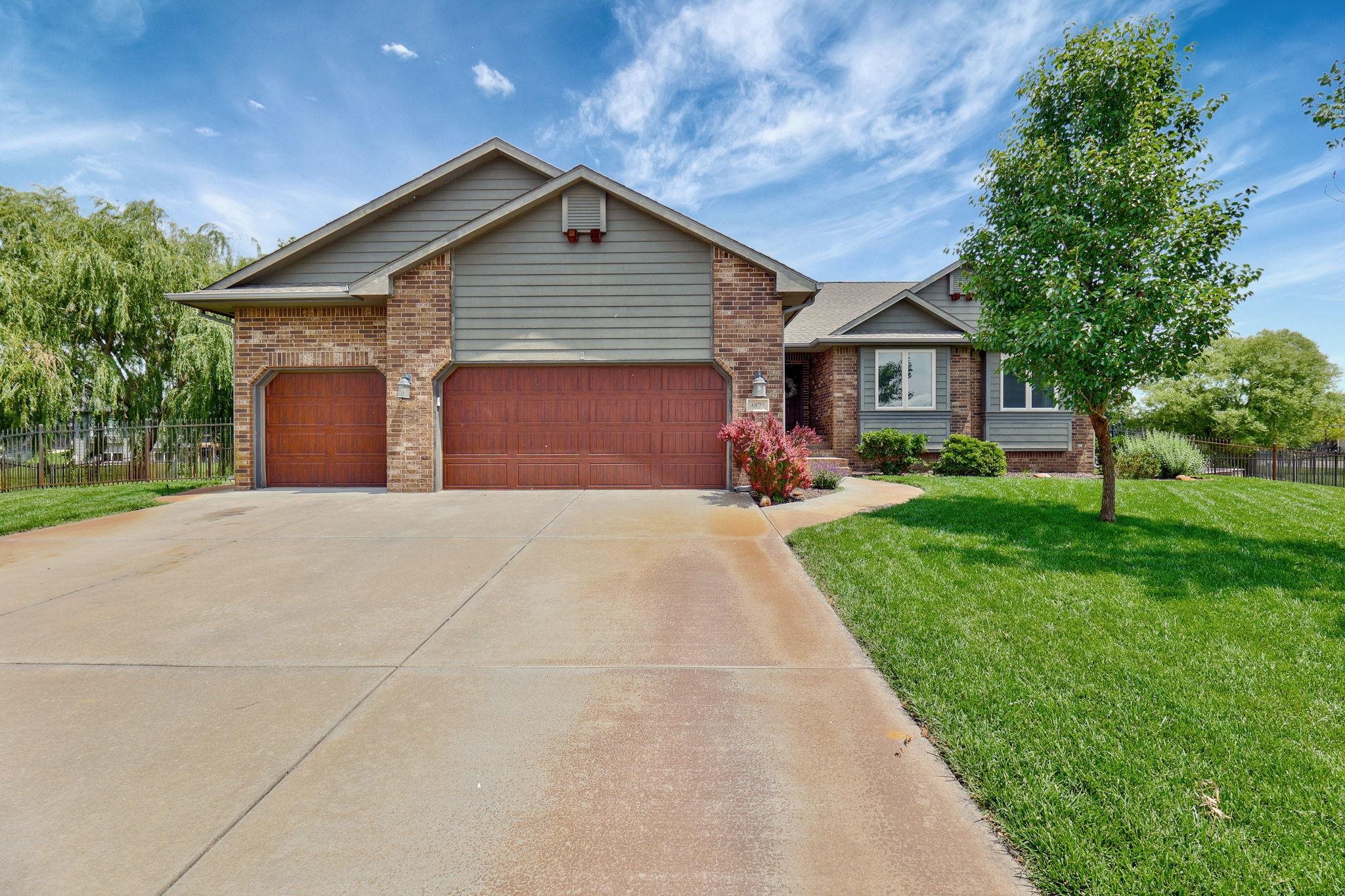 4871 N Emerald Ct Property Photo 1