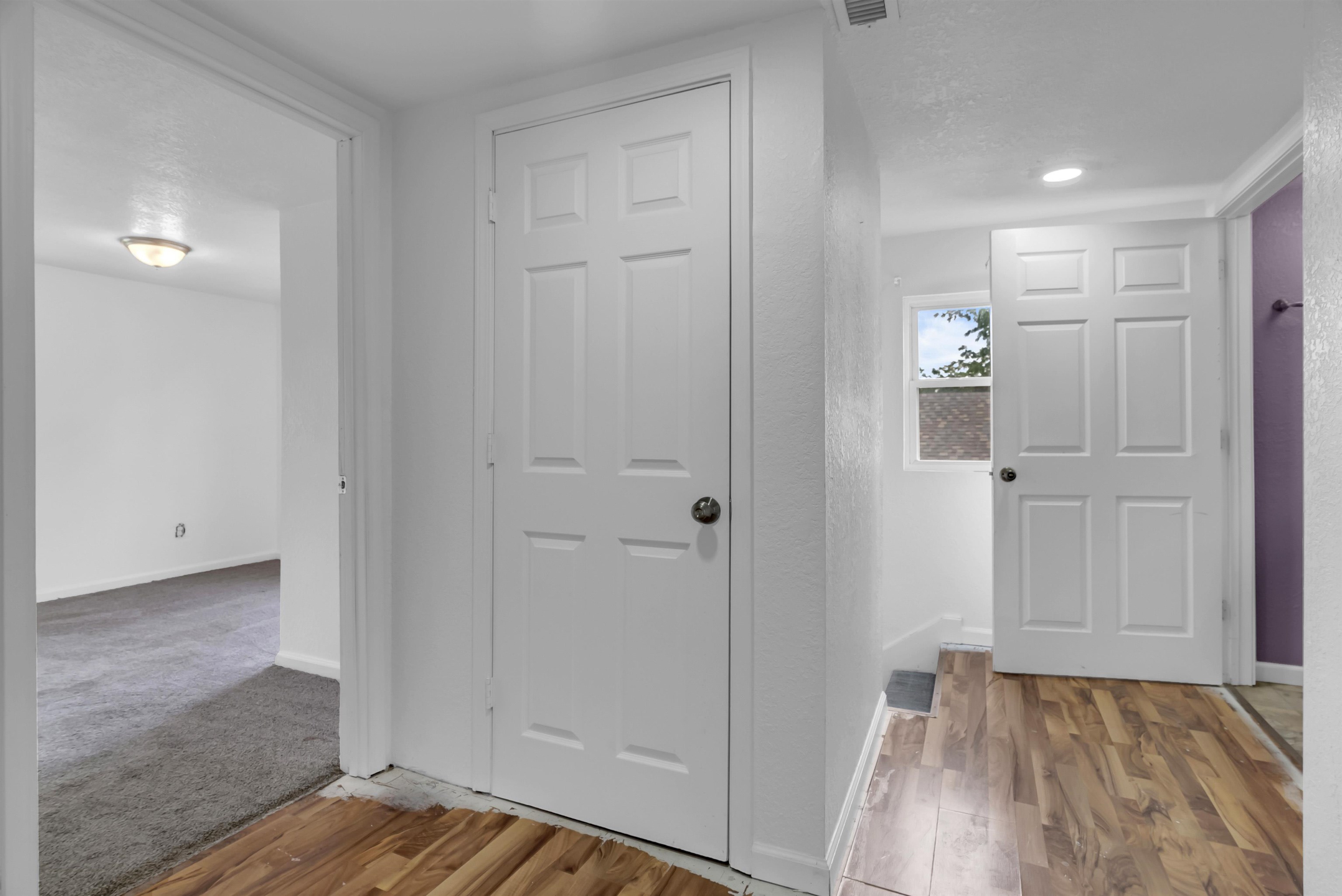 841 W Hendryx St Property Photo 12