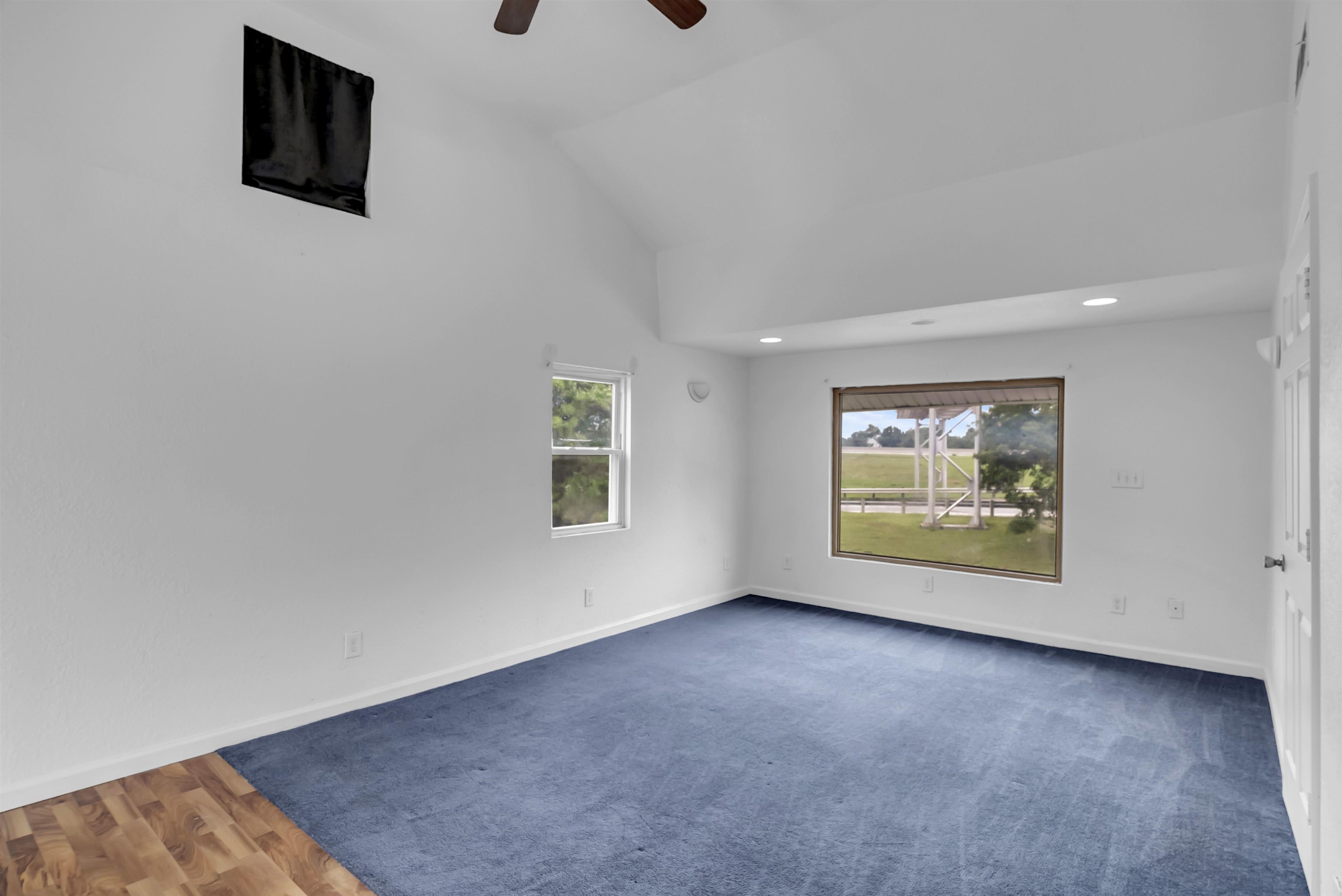 841 W Hendryx St Property Photo 13
