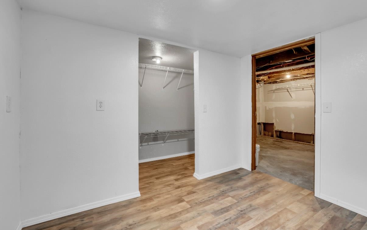841 W Hendryx St Property Photo 17
