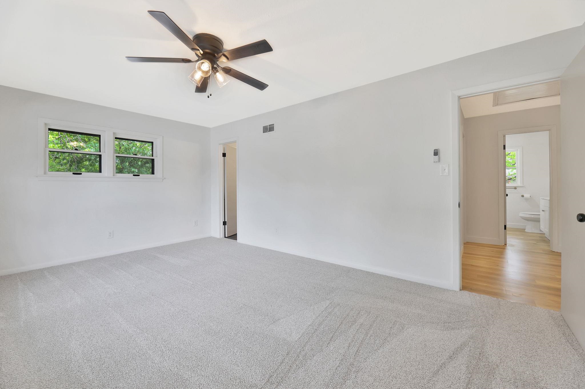 1181 N Pinecrest St Property Photo 18