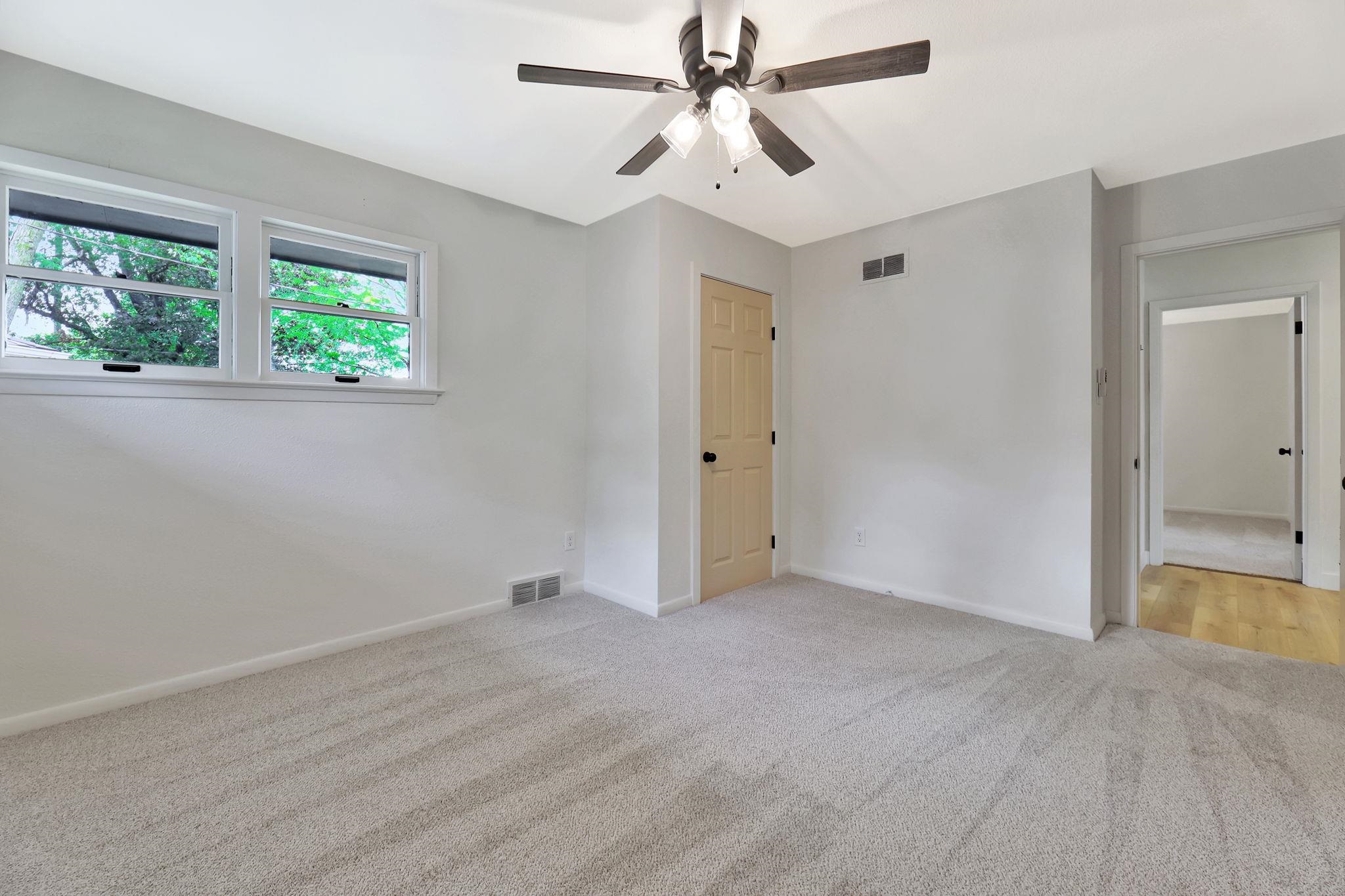 1181 N Pinecrest St Property Photo 22