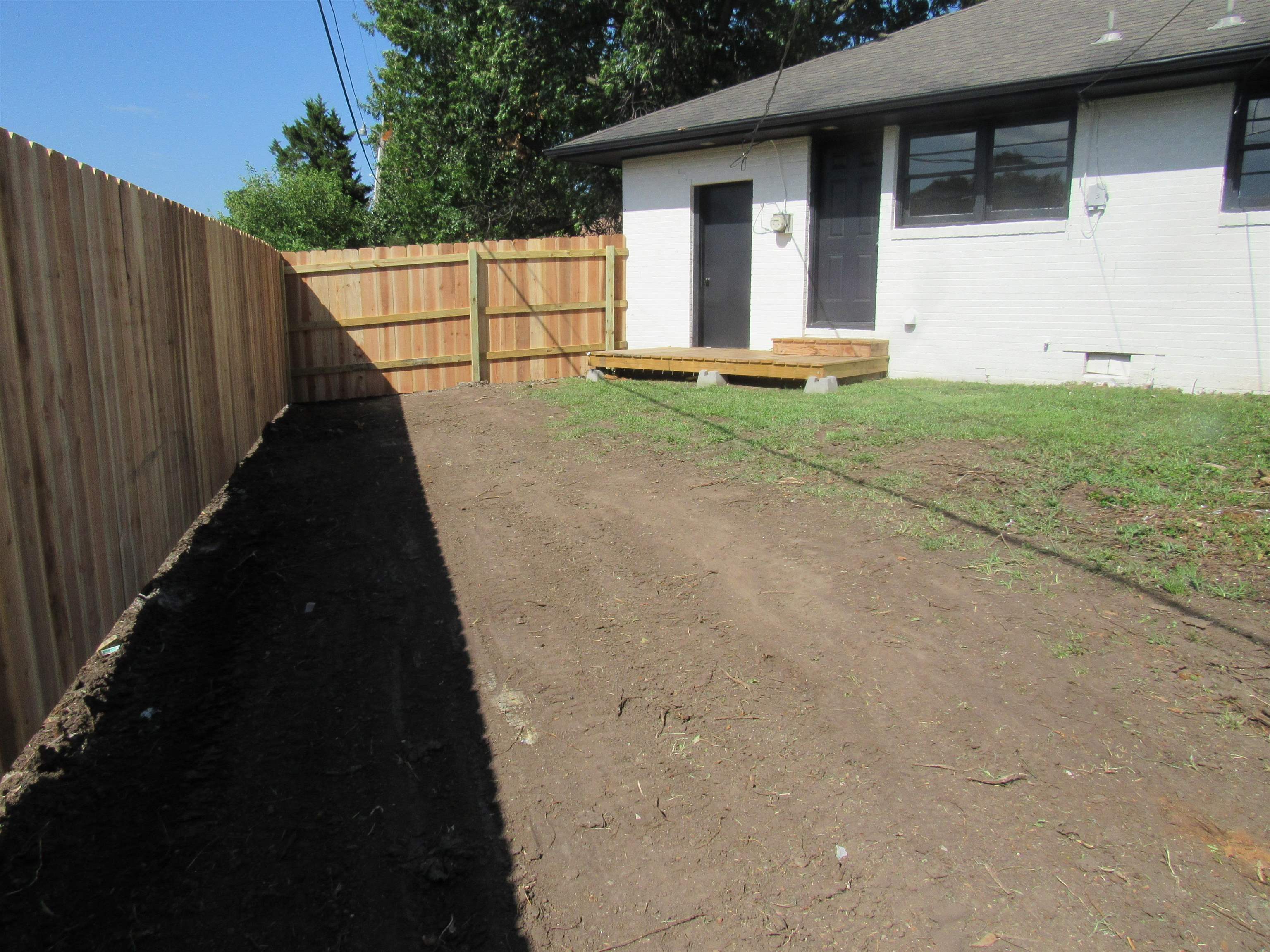 1181 N Pinecrest St Property Photo 34