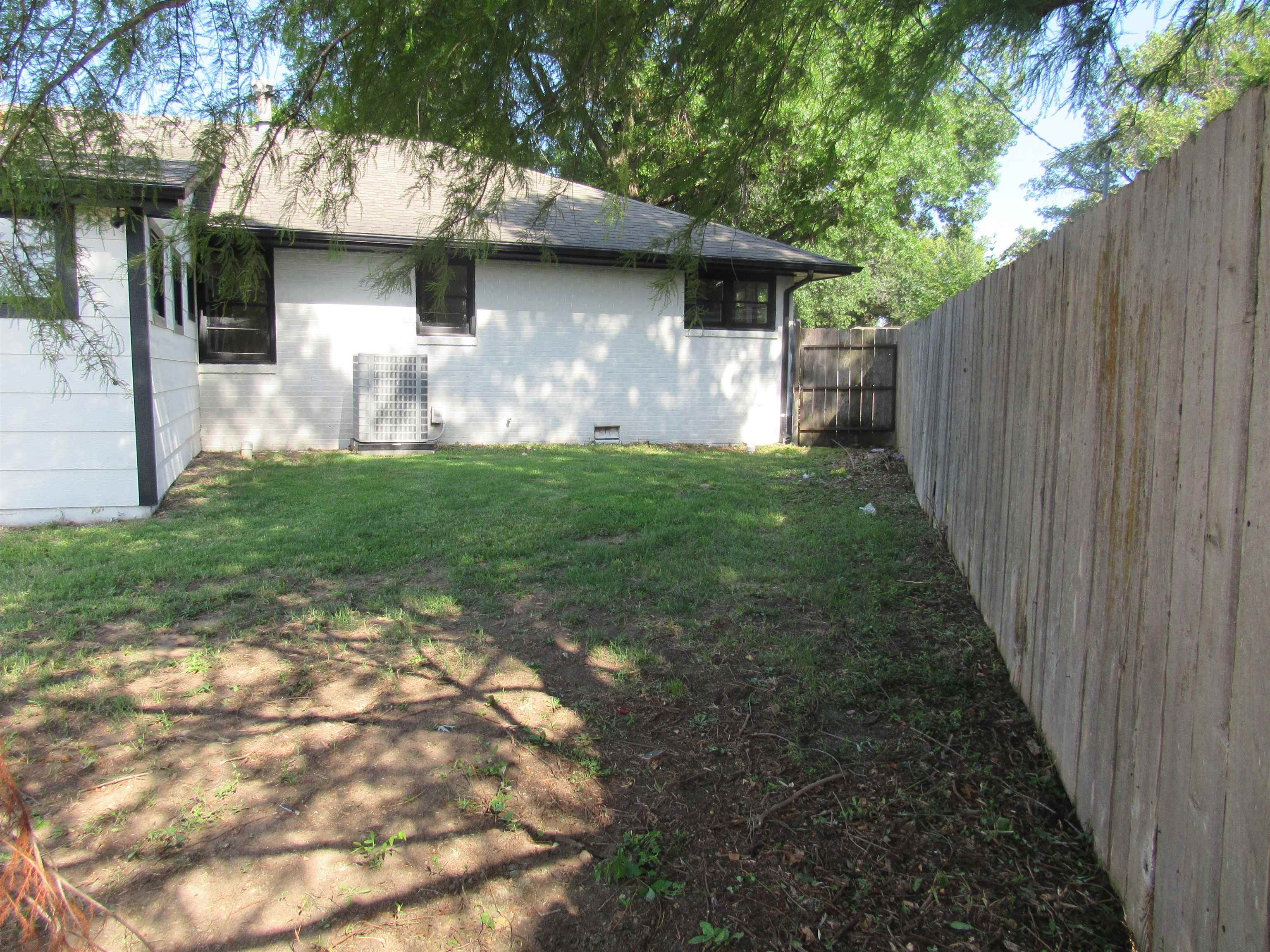 1181 N Pinecrest St Property Photo 36