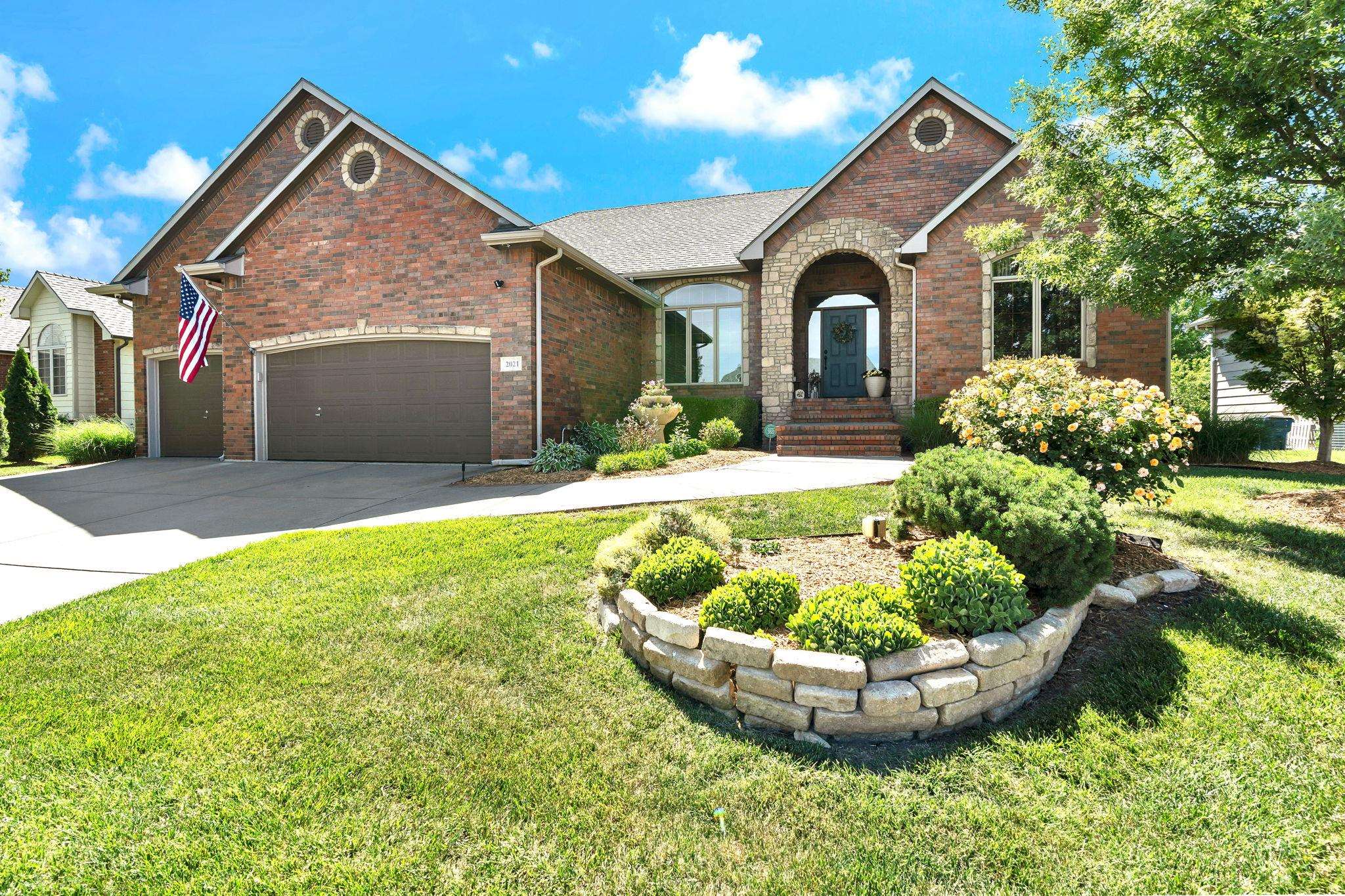 2021 S Triple Crown St Property Photo