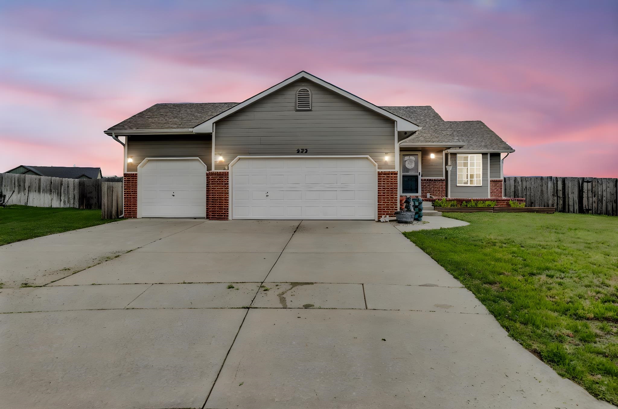 232 N Salt Creek Ct. Property Photo 1