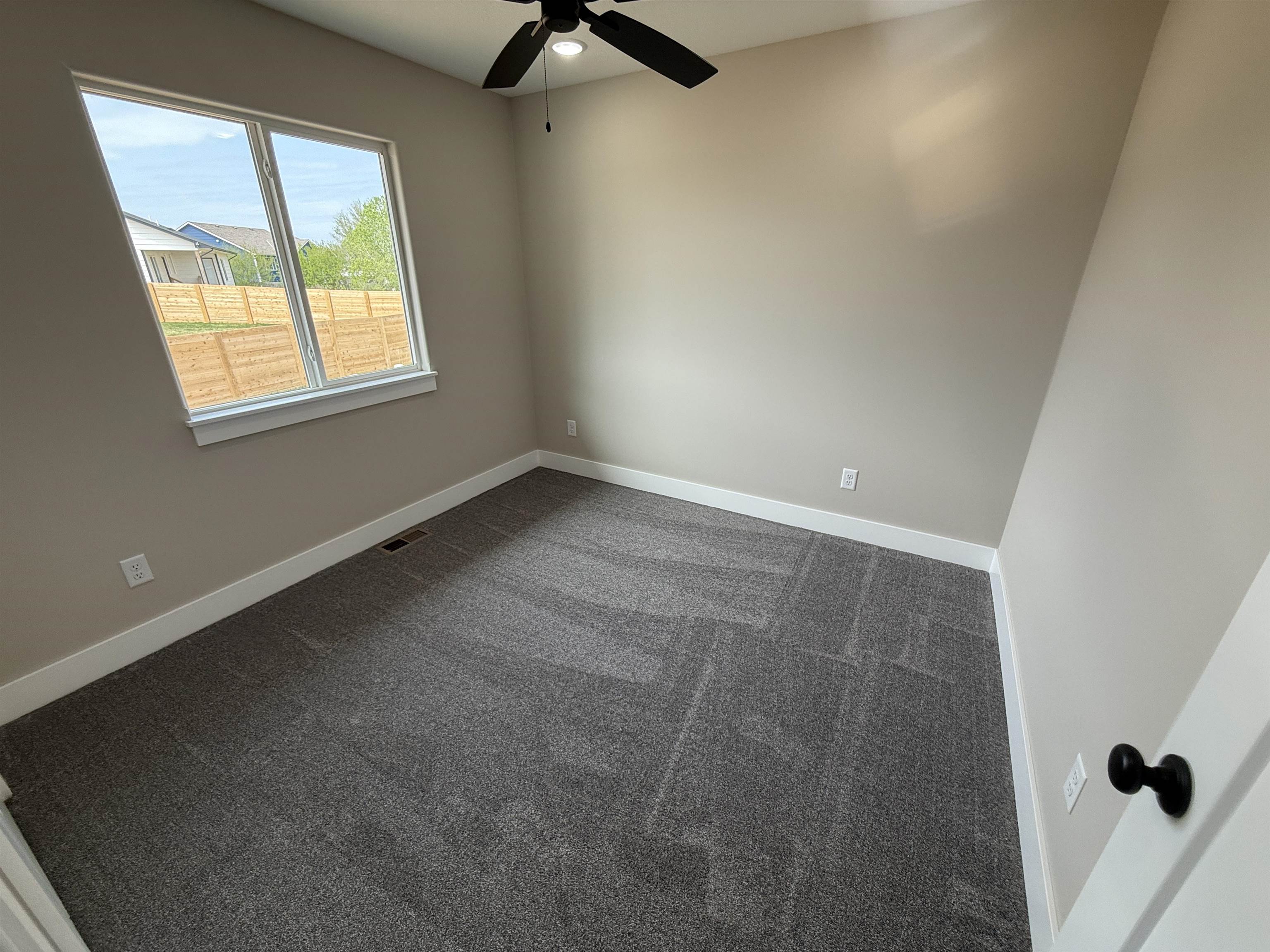 102 E Poplar Court Property Photo 9