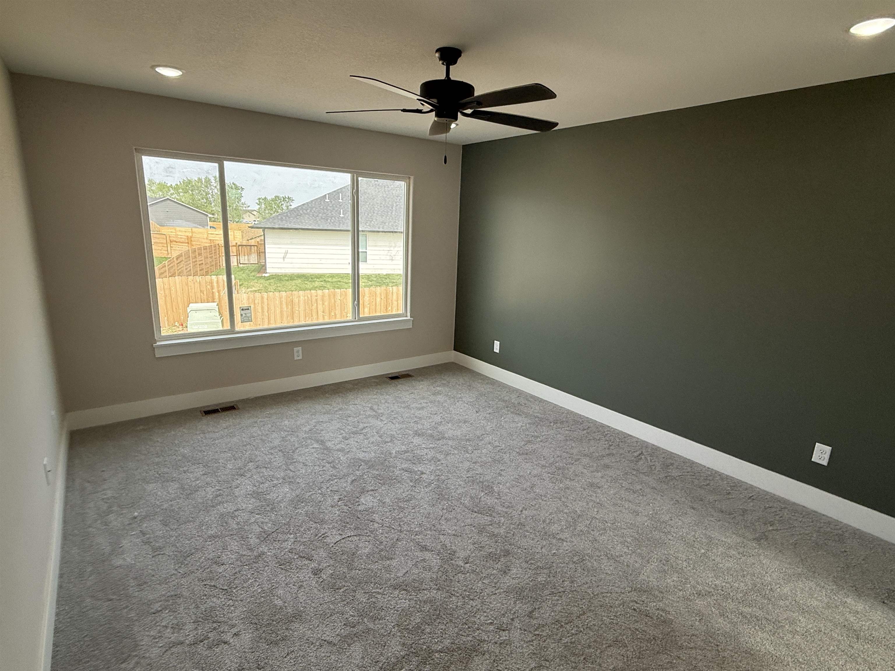 1232 E Outland Ct Property Photo 8