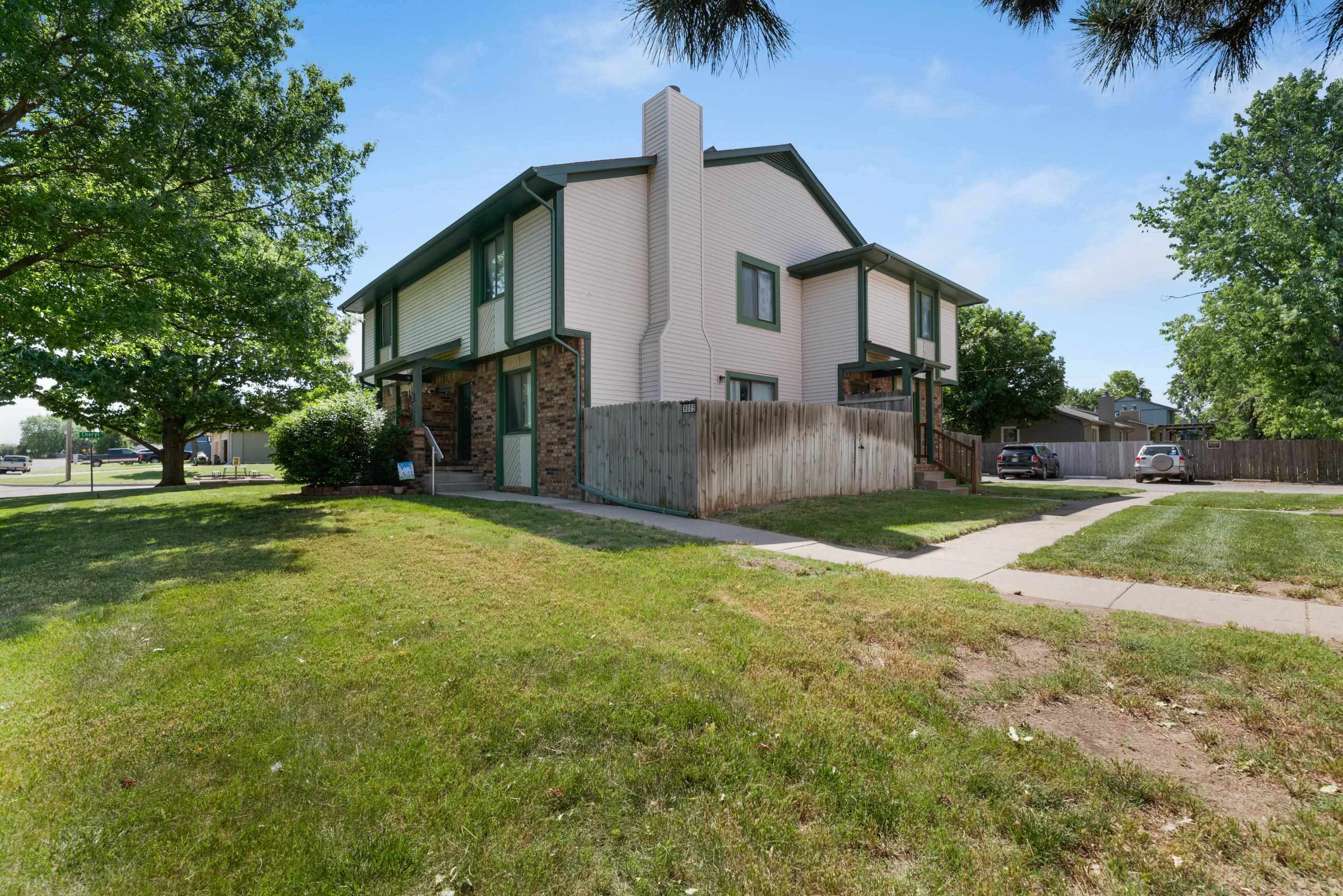 9005 W Westlawn St Unit 3 Property Photo 2