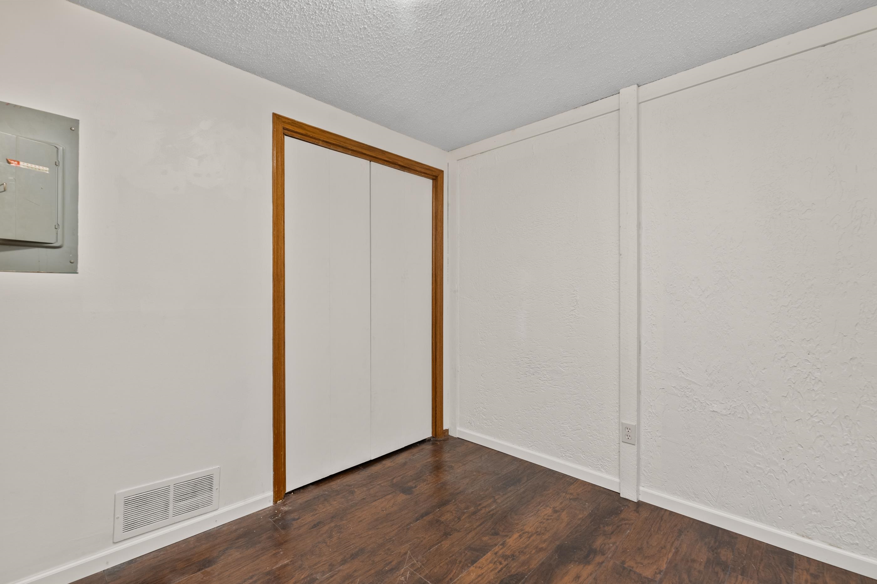 9005 W Westlawn St Unit 3 Property Photo 13