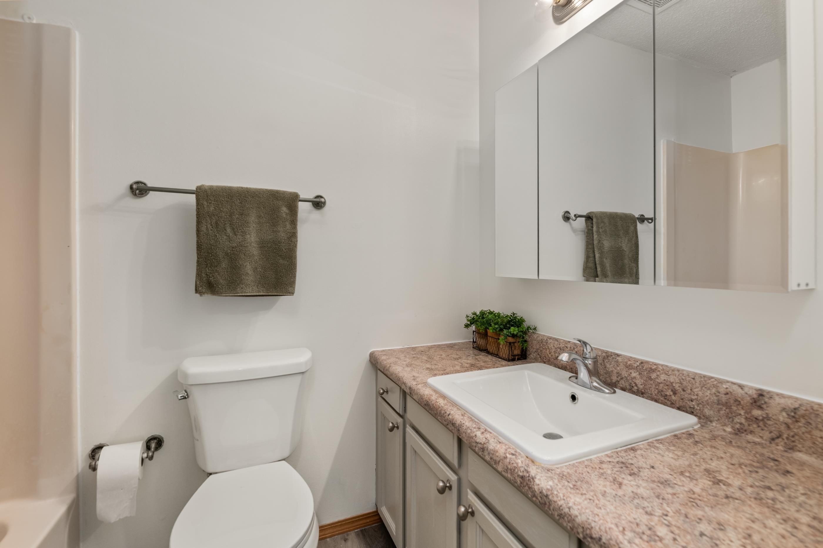 9005 W Westlawn St Unit 3 Property Photo 14