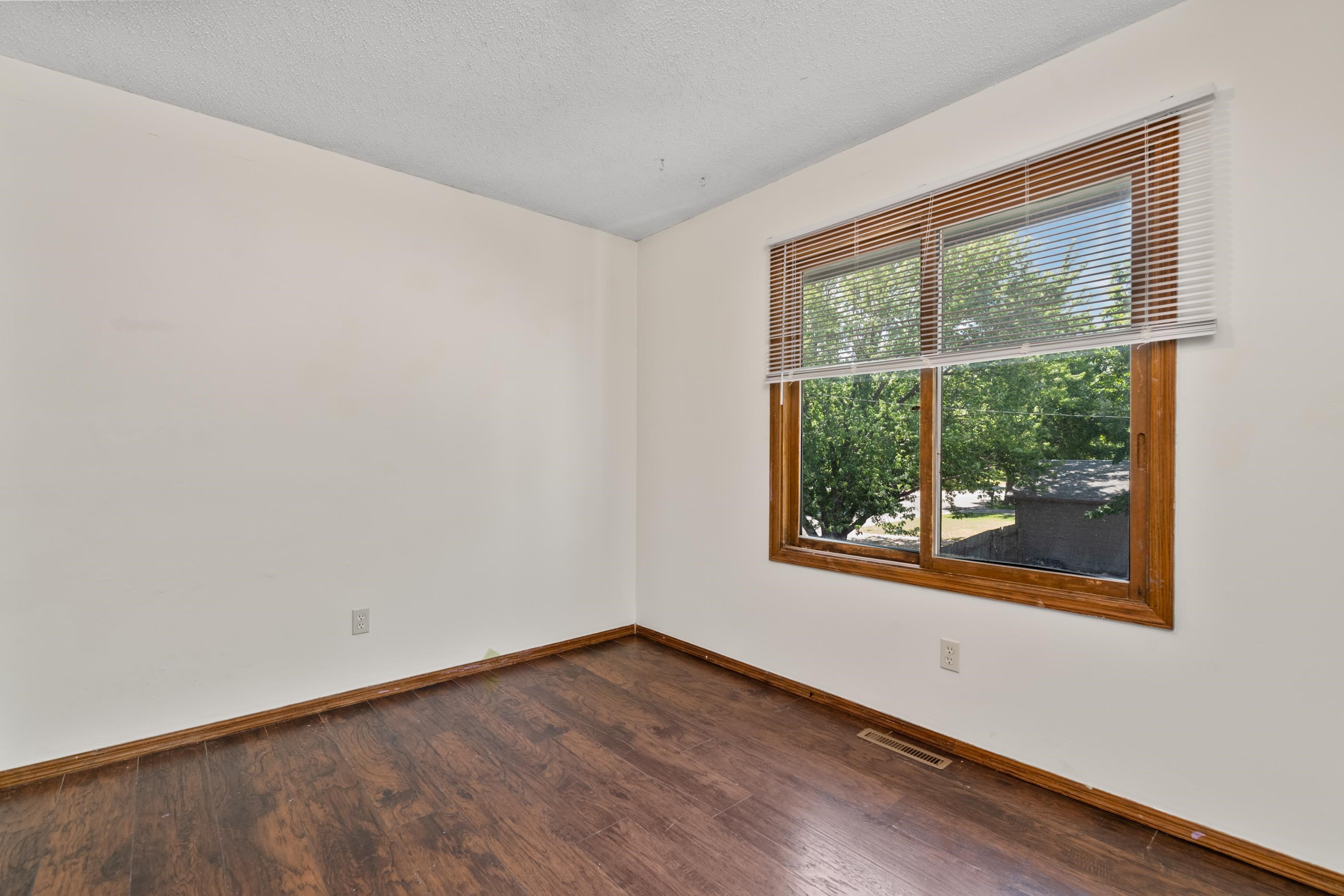 9005 W Westlawn St Unit 3 Property Photo 16