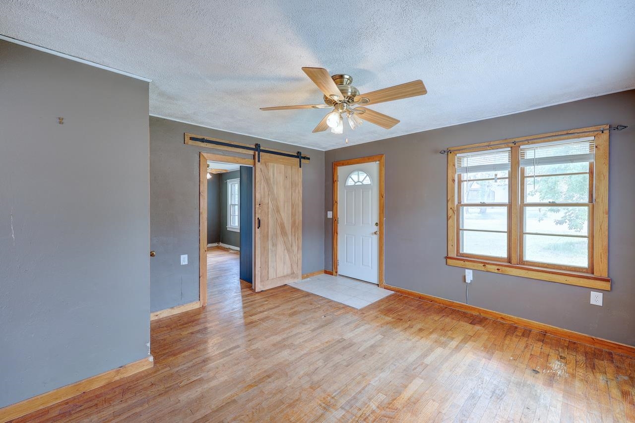 2125 Central Ave Property Photo 15