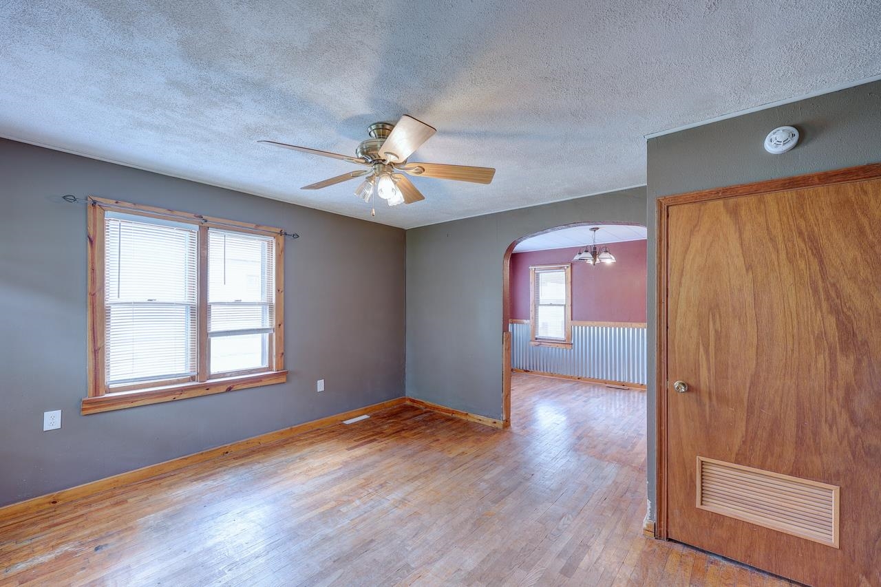 2125 Central Ave Property Photo 16
