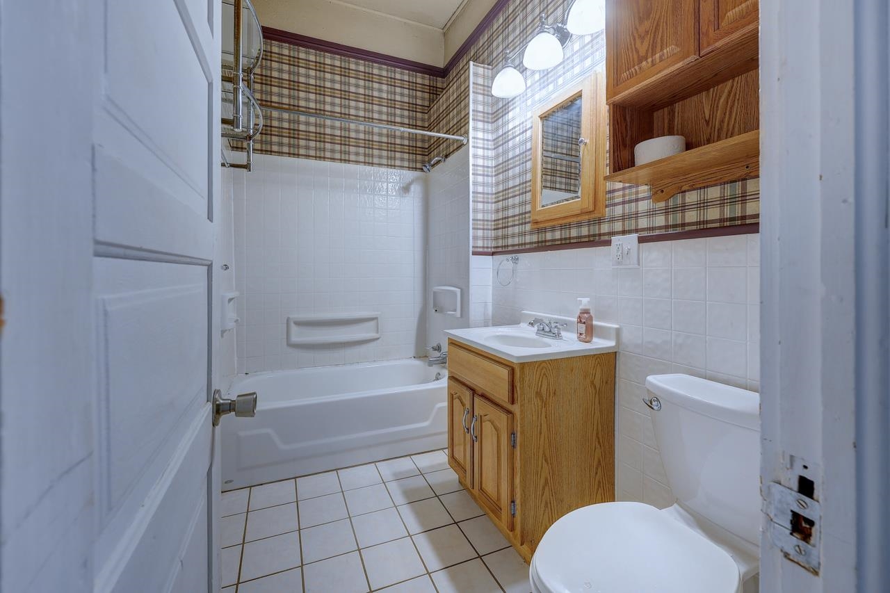 2125 Central Ave Property Photo 19