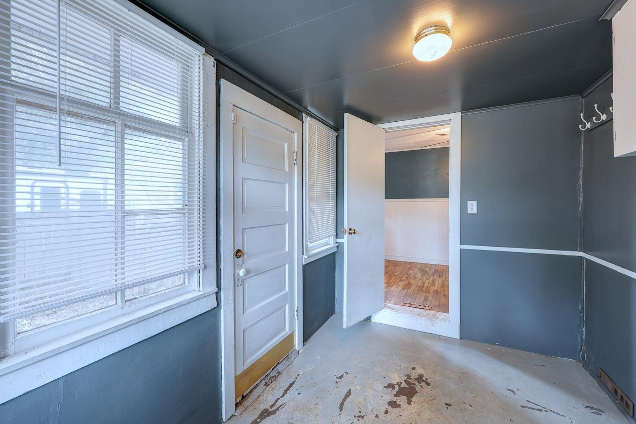 2125 Central Ave Property Photo 25