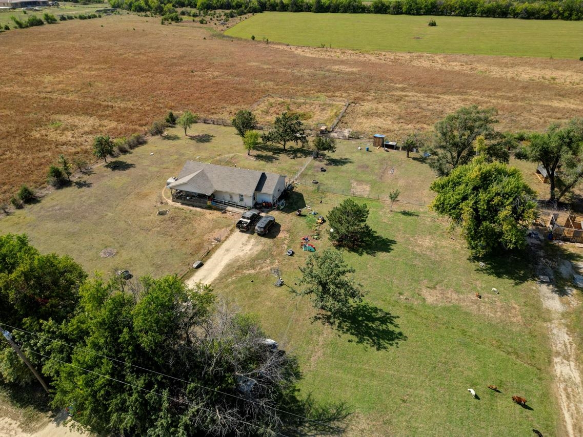 7067 Sw Meadowlark Rd Property Photo 8