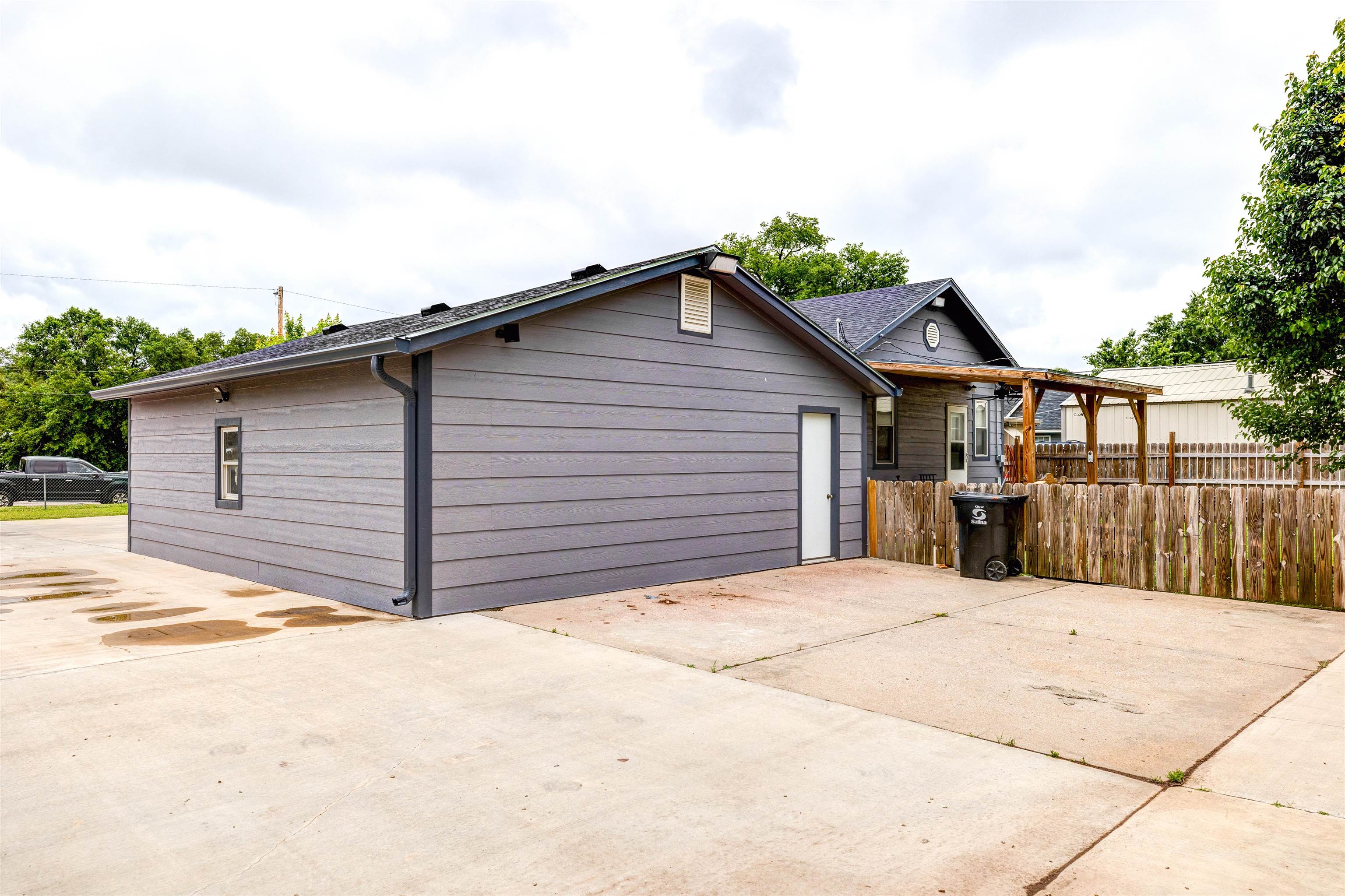 1109 N 9th Street Property Photo 3