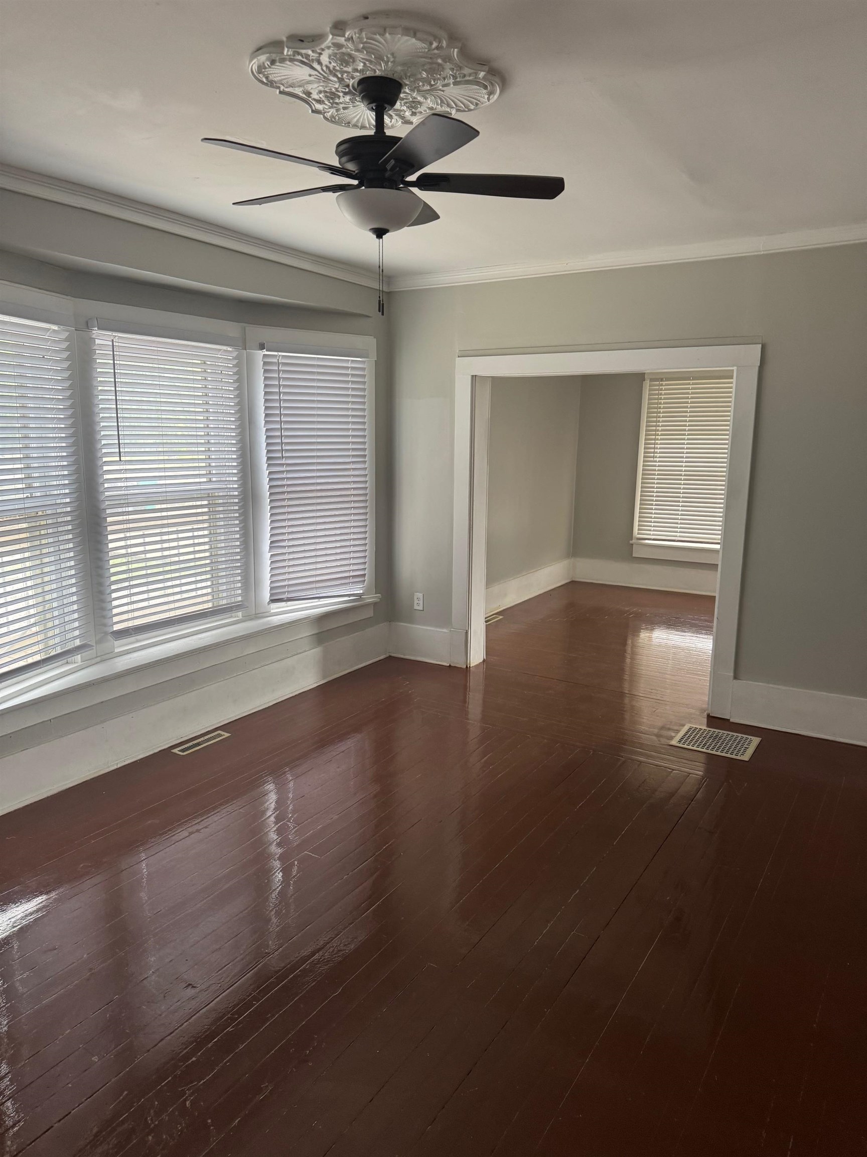 1830 S Broadway Ave Property Photo 6