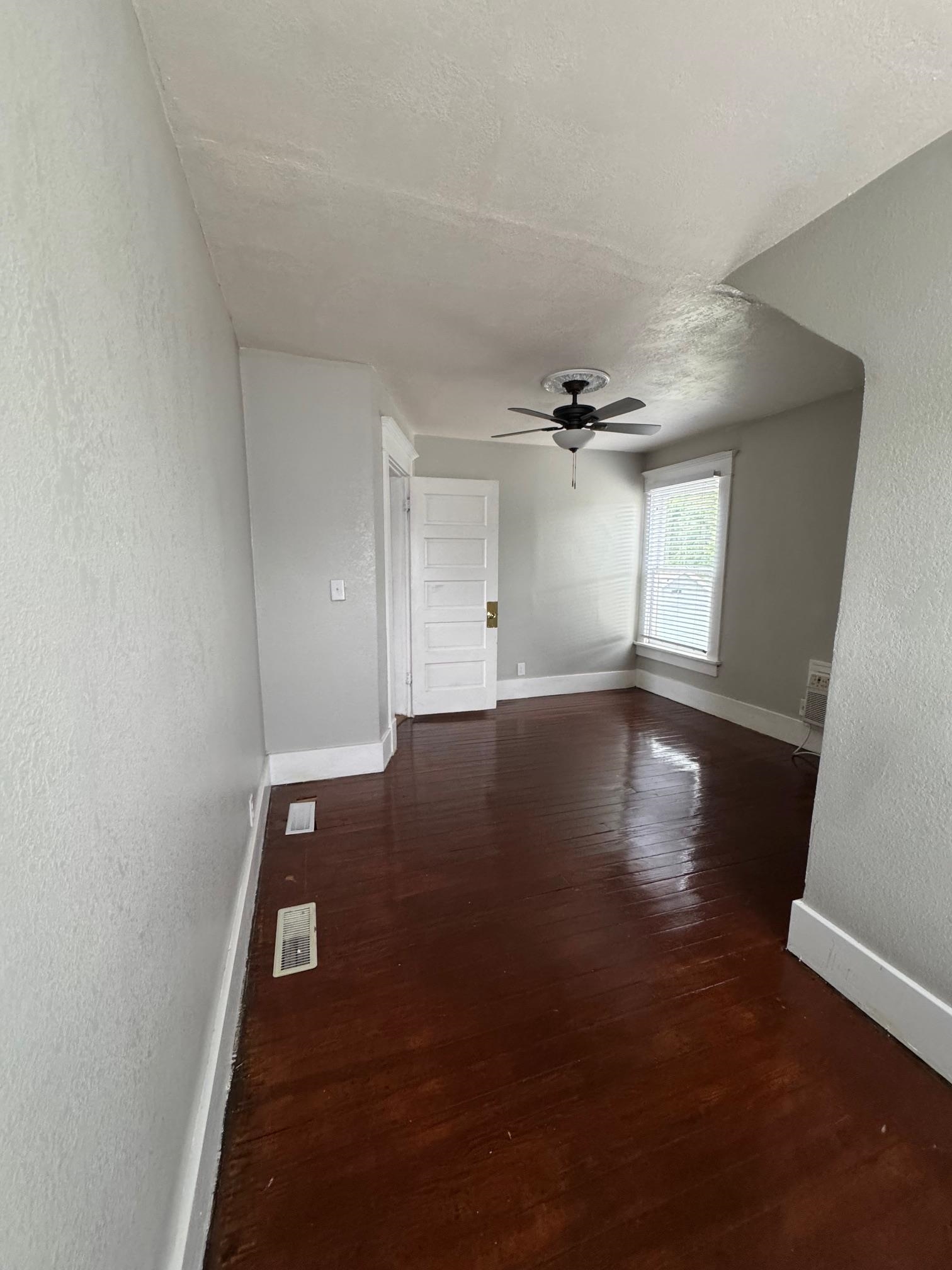 1830 S Broadway Ave Property Photo 12