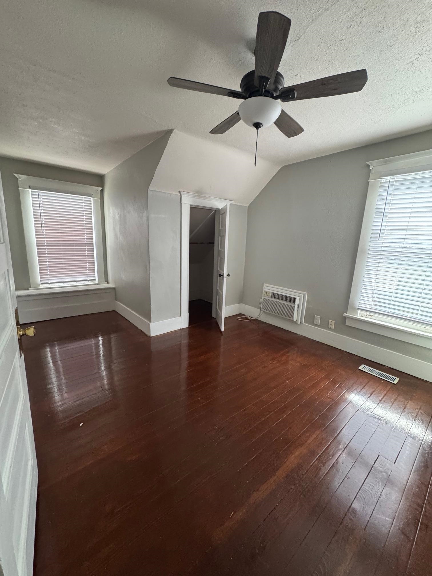 1830 S Broadway Ave Property Photo 13