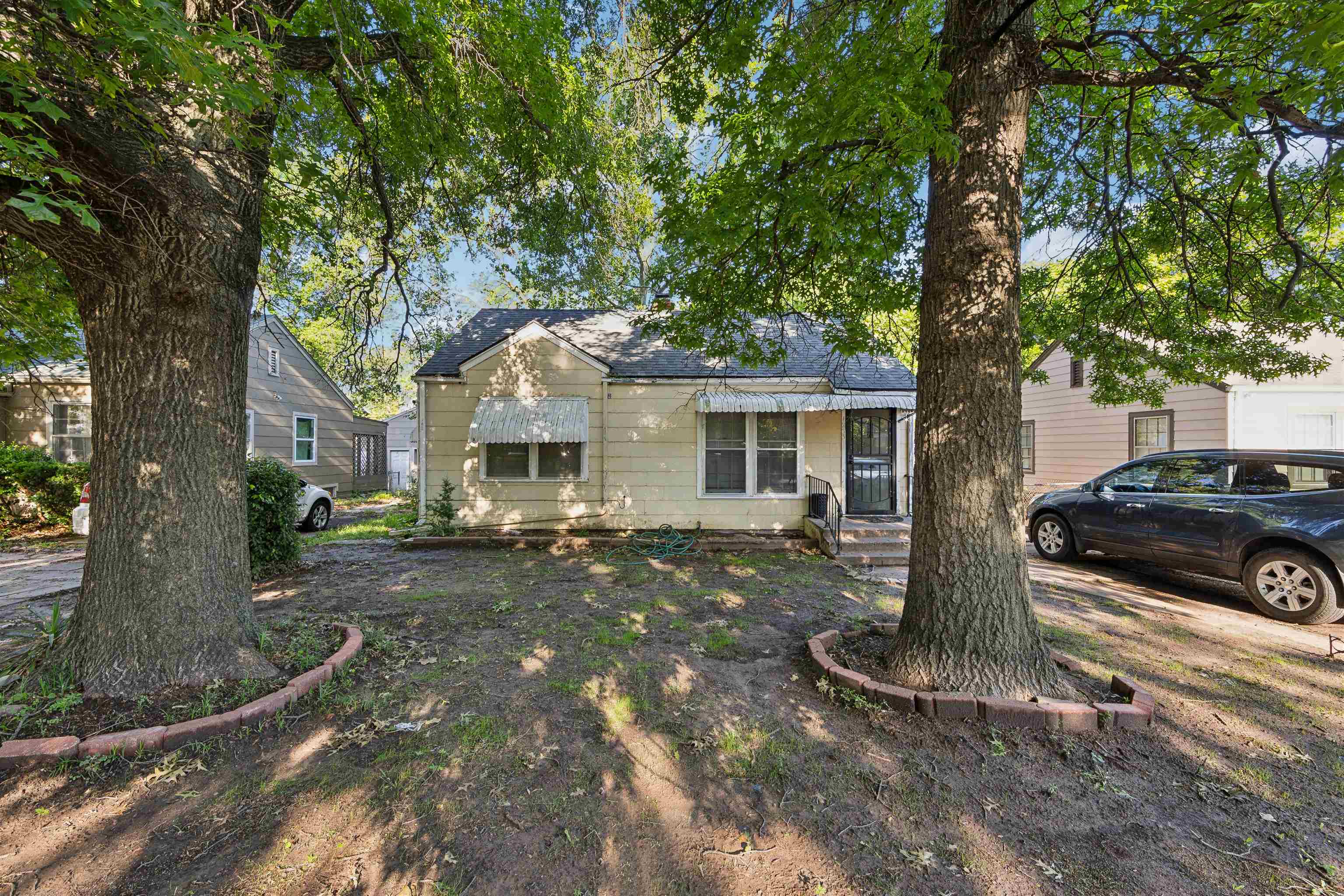 Picture of 1233 N Terrace