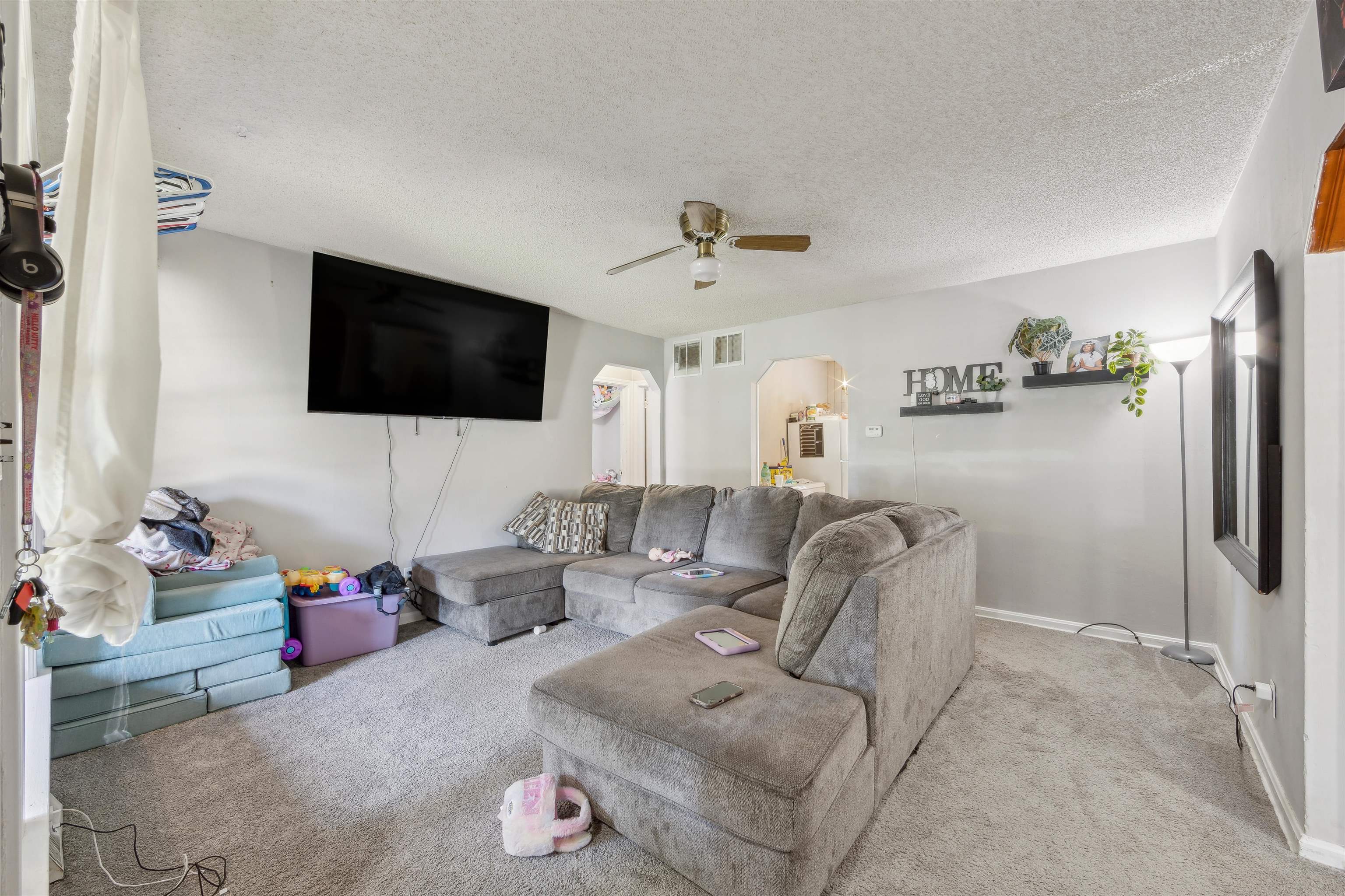 1831 N Saint Paul Ave Property Photo 5