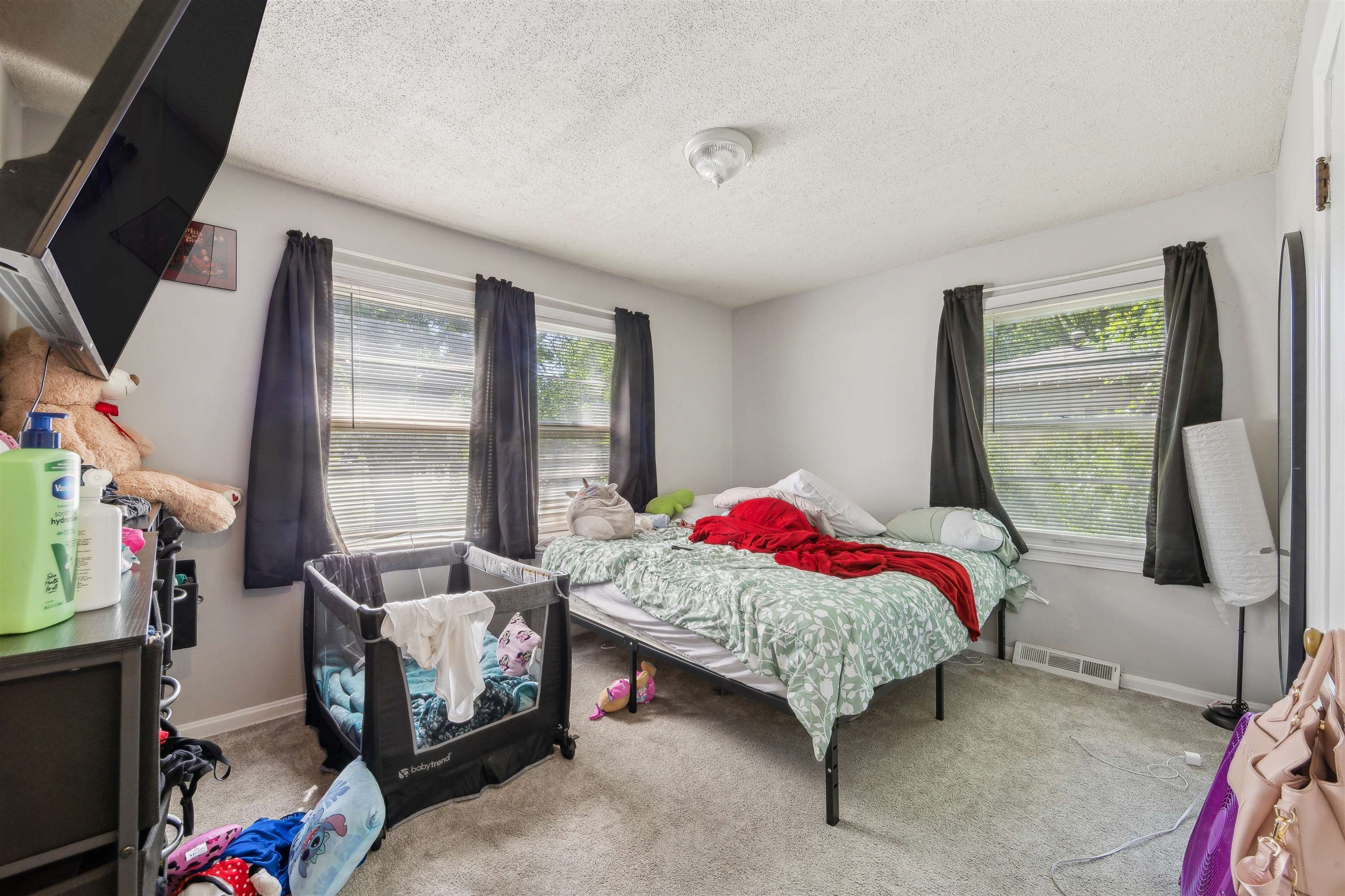 1831 N Saint Paul Ave Property Photo 8