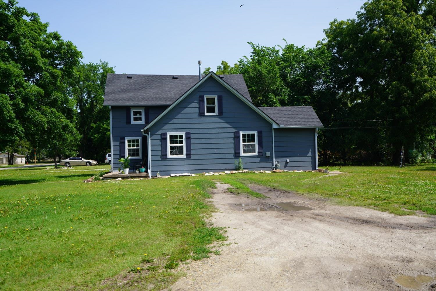 304 N Walnut Property Photo 1