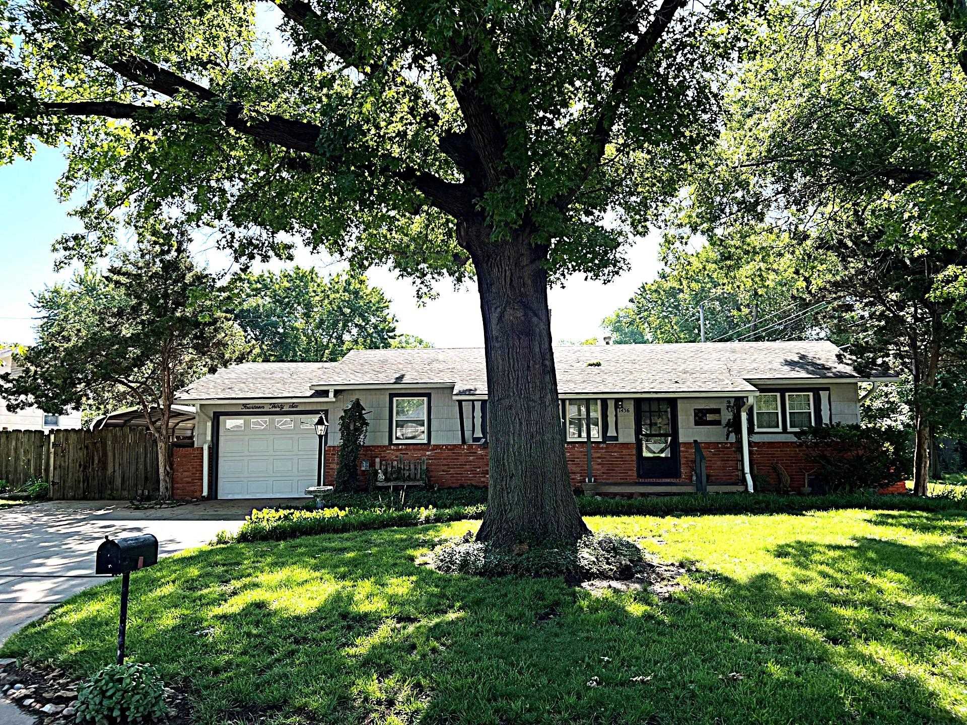 1436 N Timothy Ln Property Photo 1