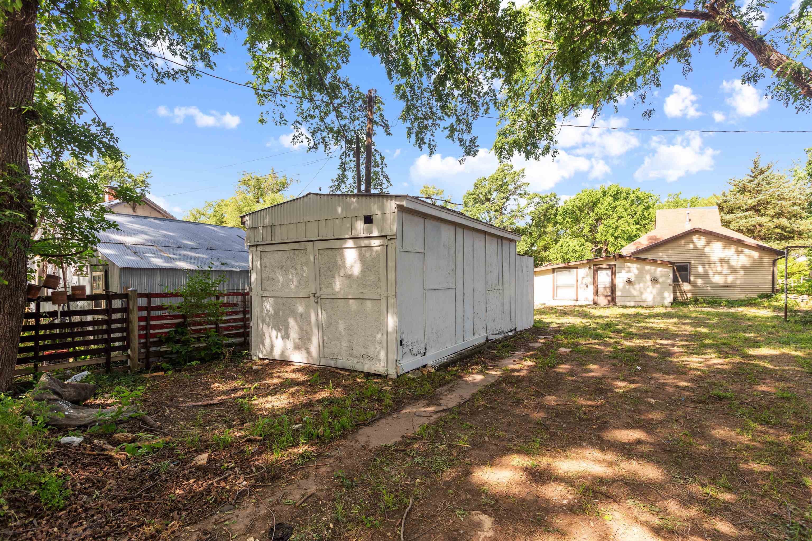 608.5 Osage Property Photo 4