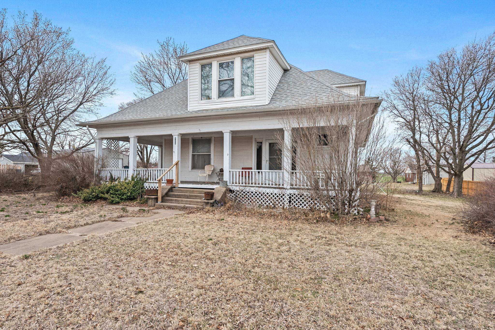 112 N Highland Property Photo 7