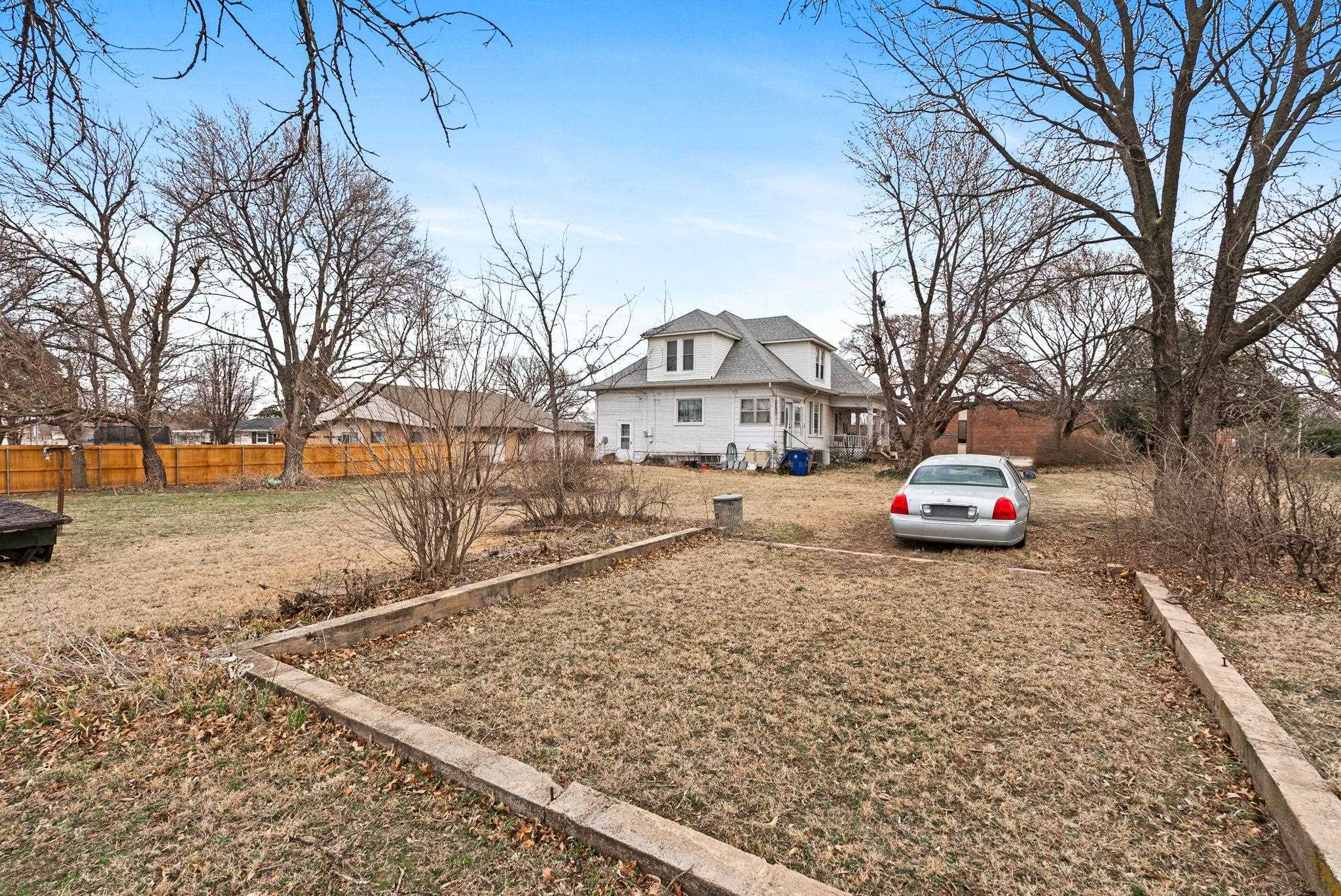112 N Highland Property Photo 29
