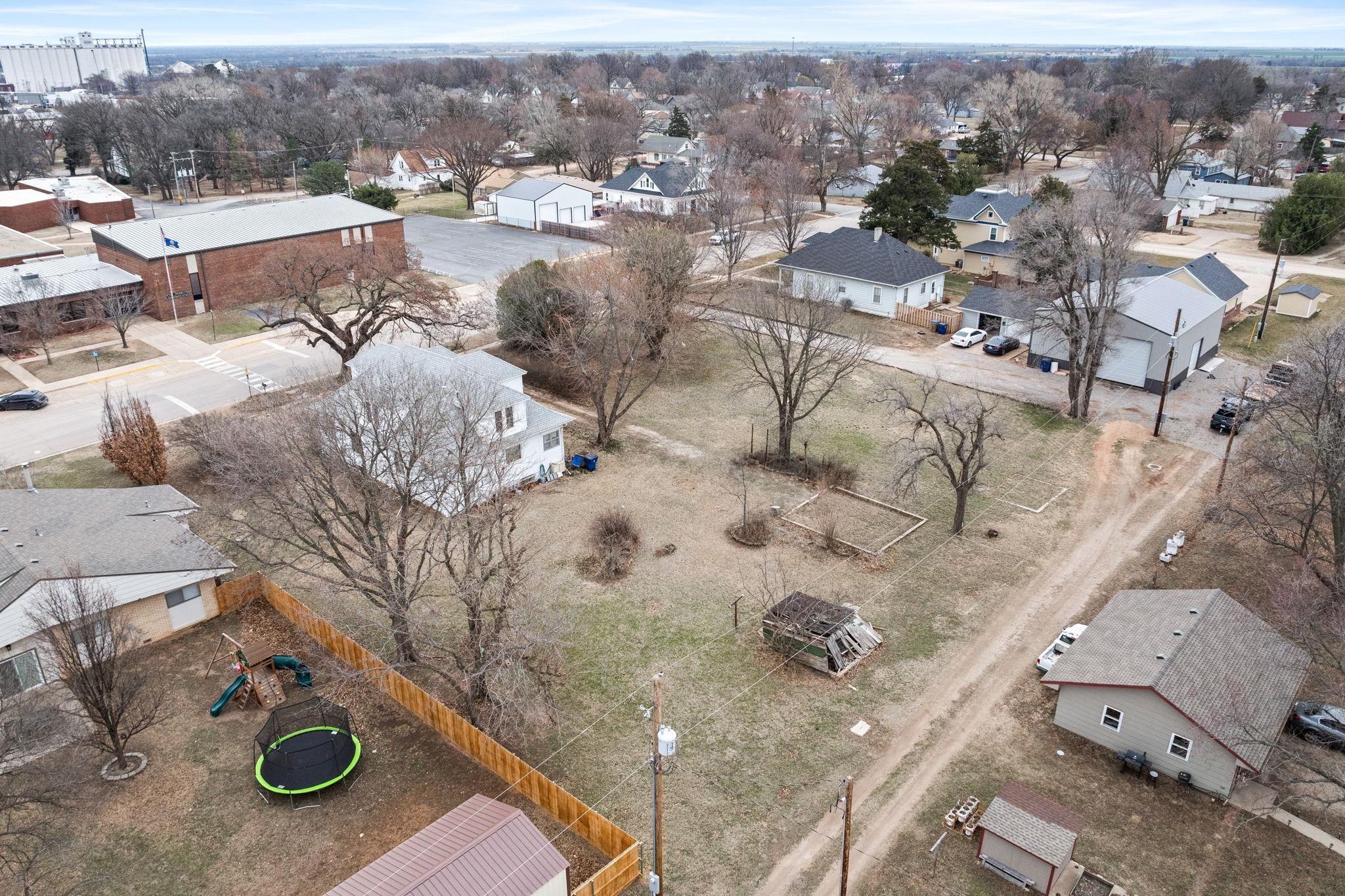 112 N Highland Property Photo 31