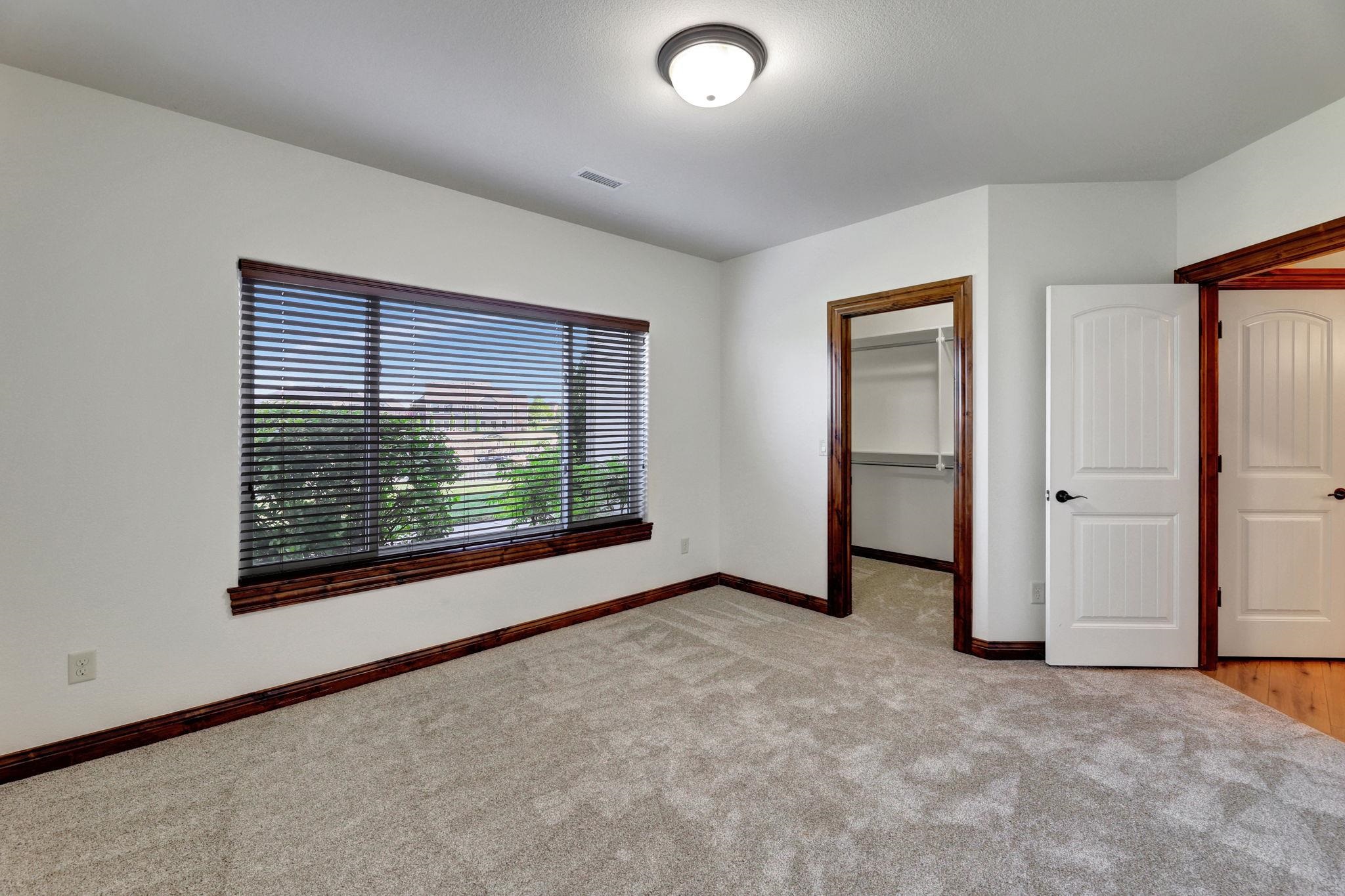 2612 N Paradise Ct Property Photo 23