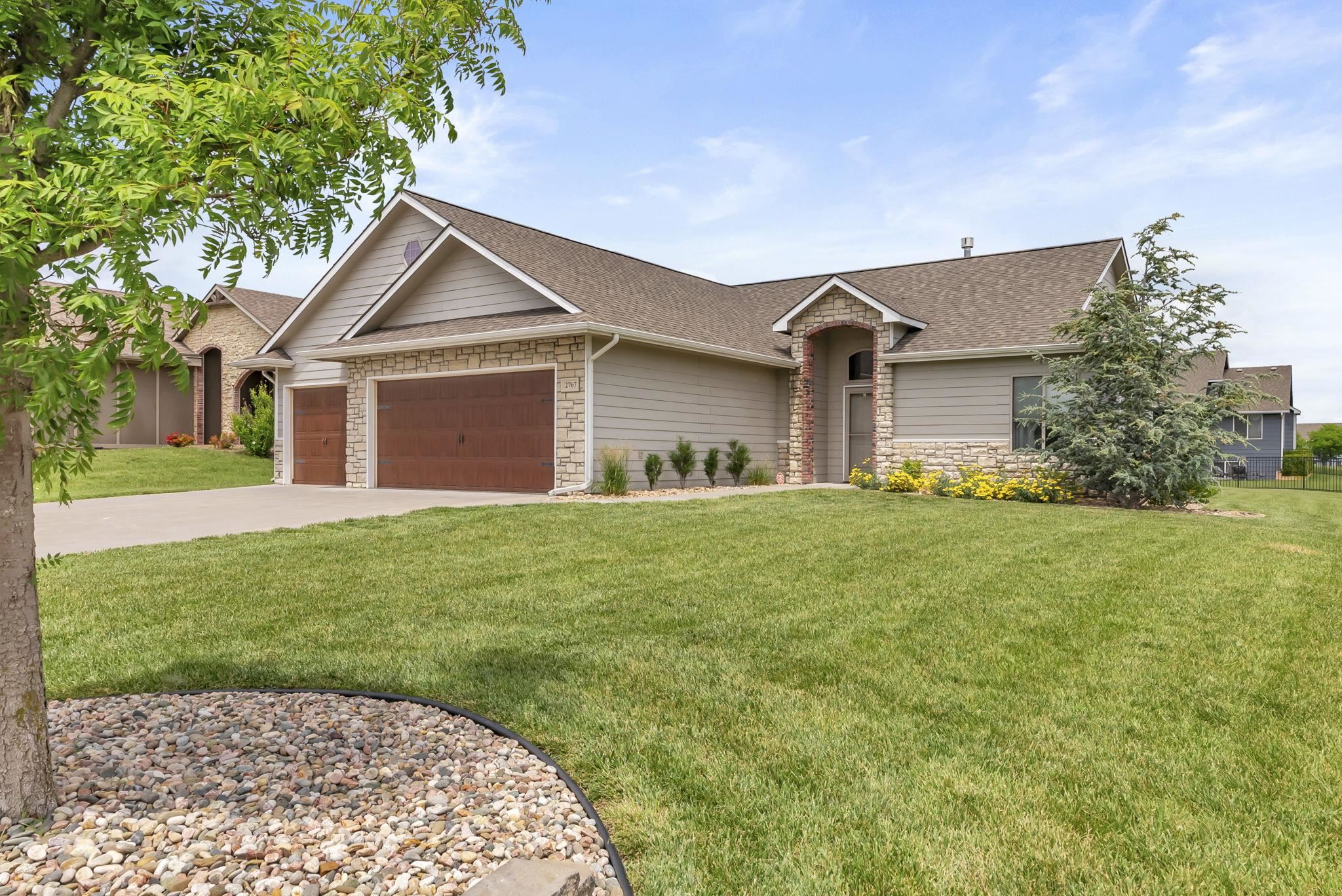 2767 N Woodridge Ct Property Photo 1