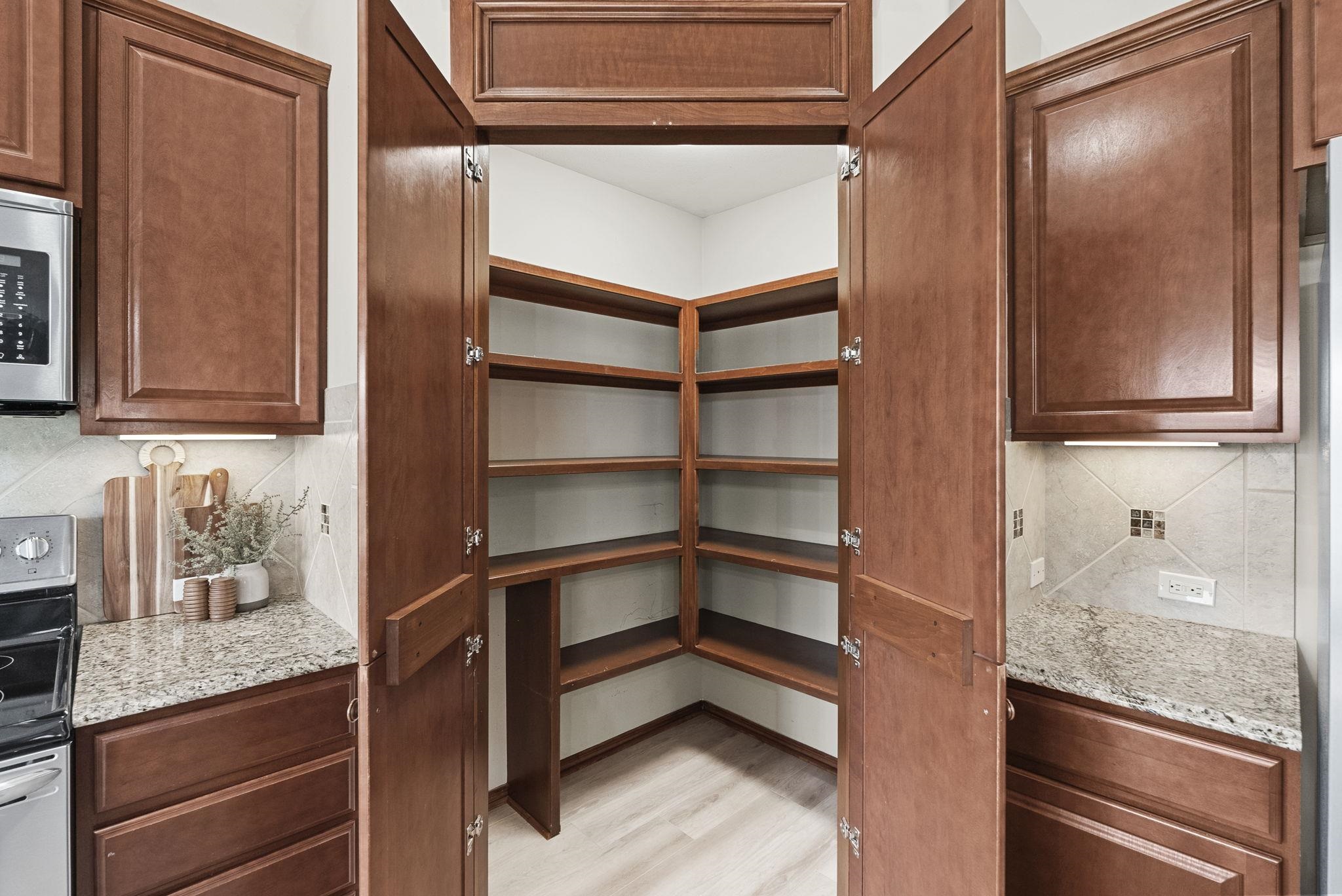 2767 N Woodridge Ct Property Photo 10