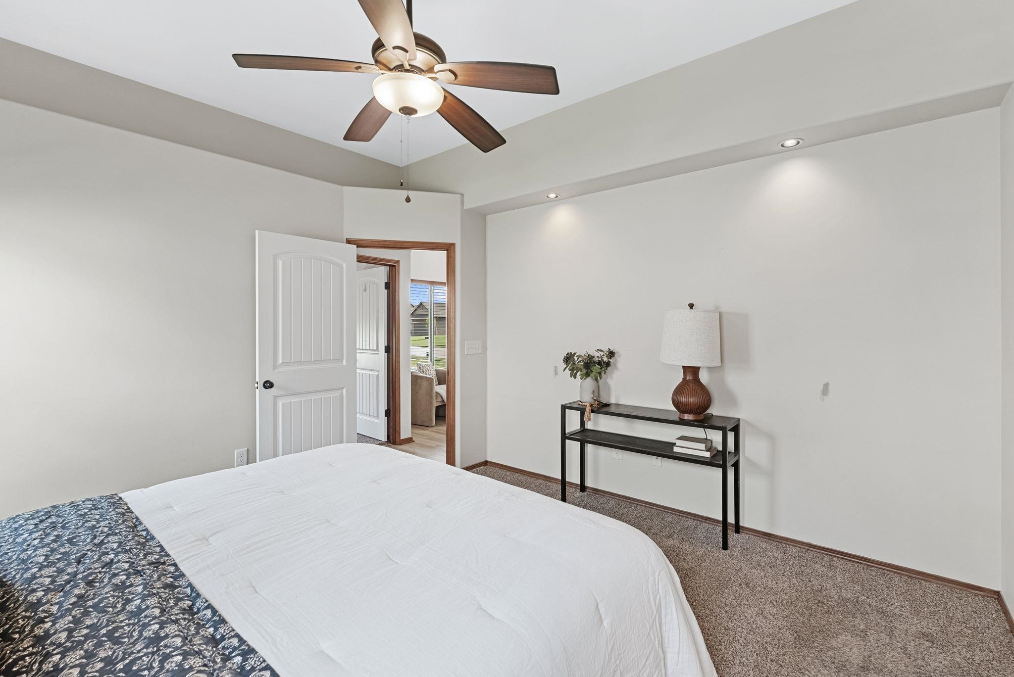 2767 N Woodridge Ct Property Photo 14