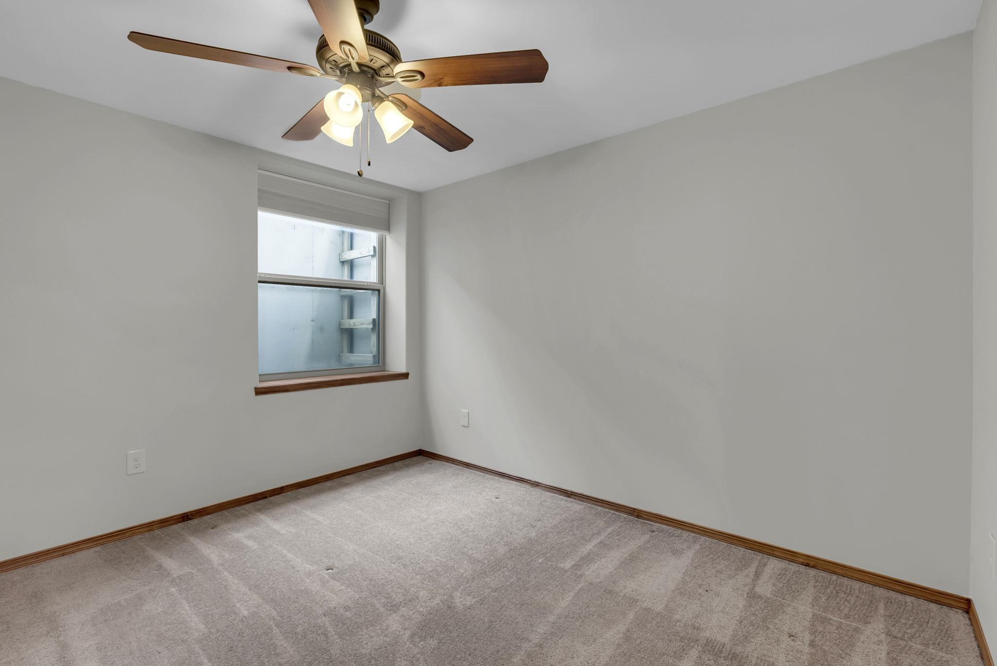 2767 N Woodridge Ct Property Photo 25